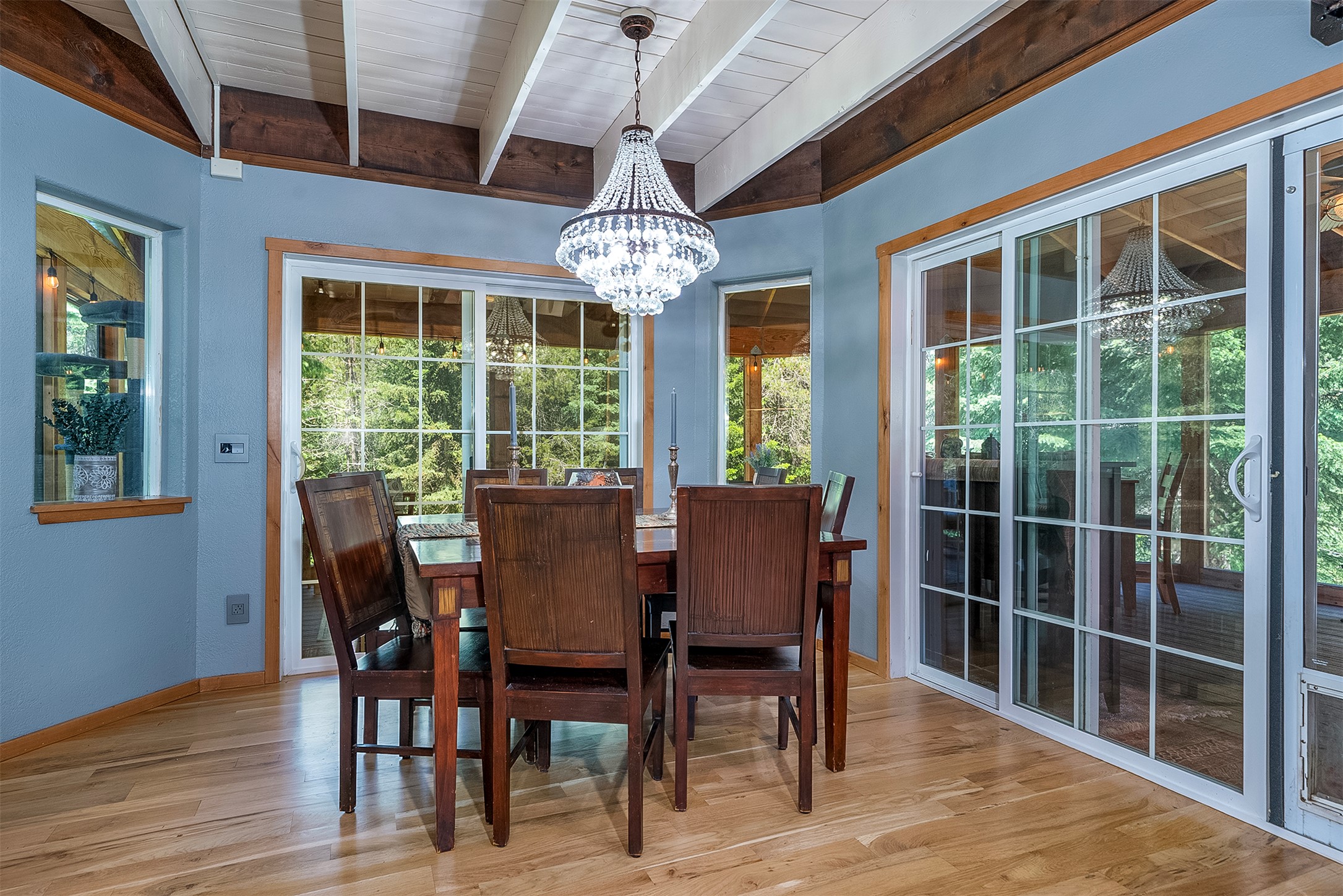 2075 Lion Mountain Loop Road Property Photo 16
