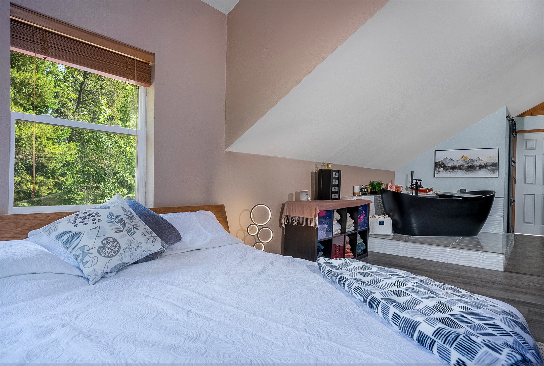 2075 Lion Mountain Loop Road Property Photo 28