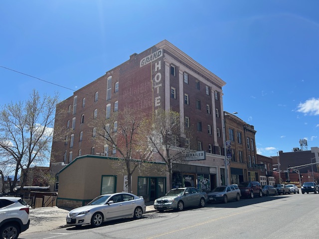 120 W Broadway Street Property Photo