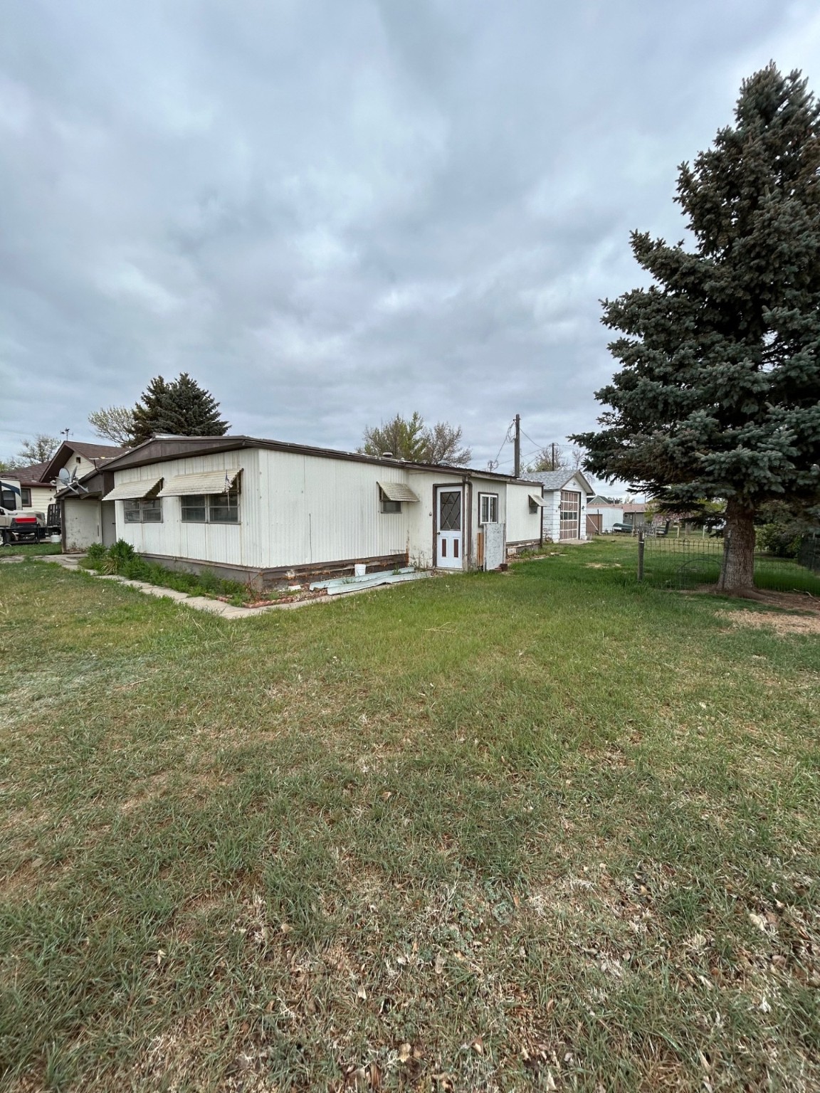 18 W Quincy Avenue Property Photo