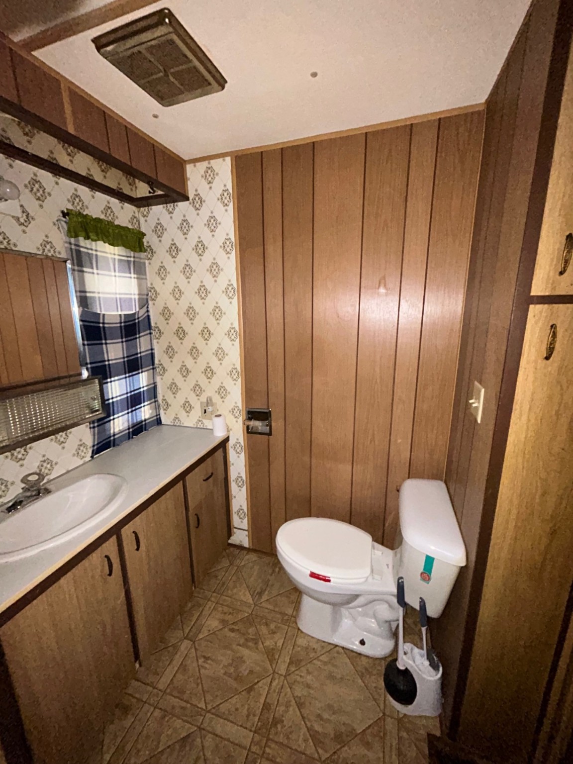 18 W Quincy Avenue Property Photo 13