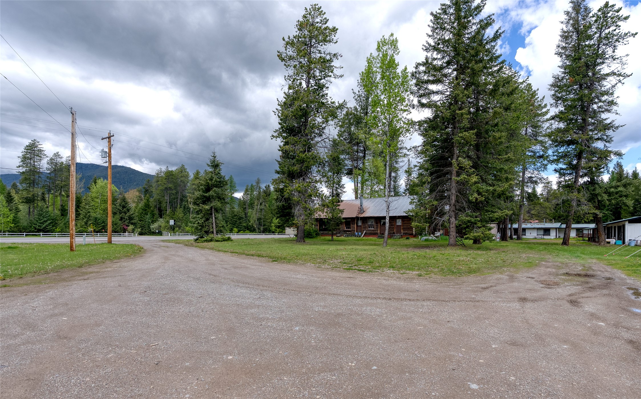 9533 Us Highway 2 E Property Photo 8