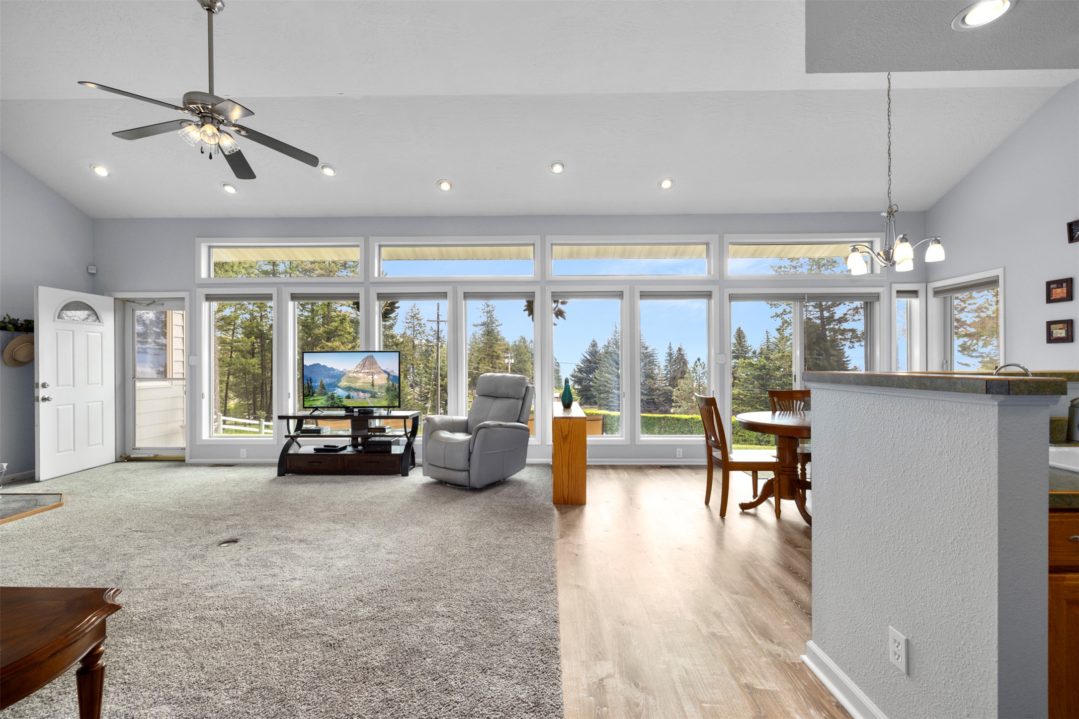 100 Rimini Road Property Photo 6