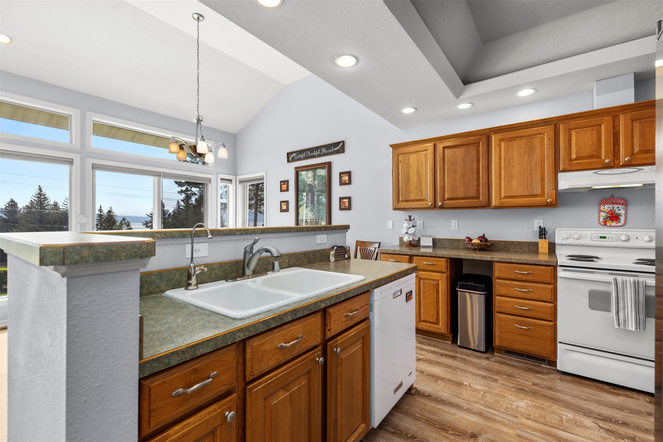 100 Rimini Road Property Photo 13