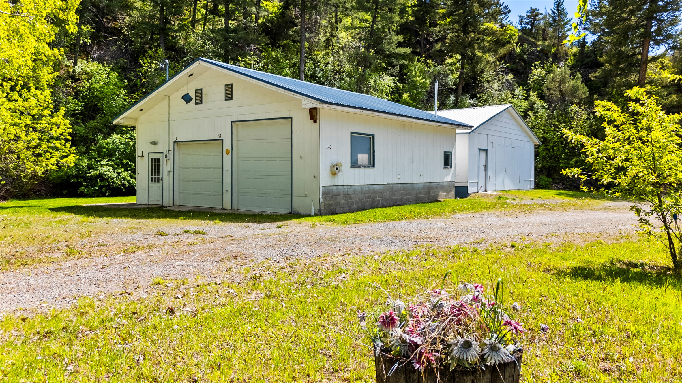 1160 Us Highway 12 E Property Photo 3