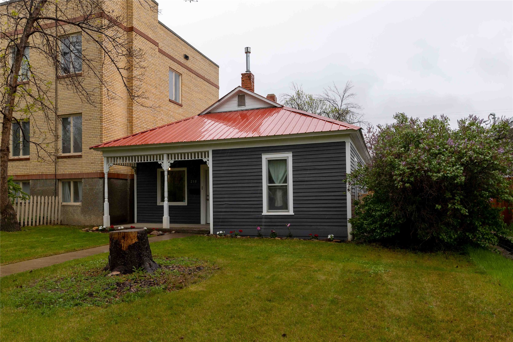 210 S Maryland Street Property Photo 2