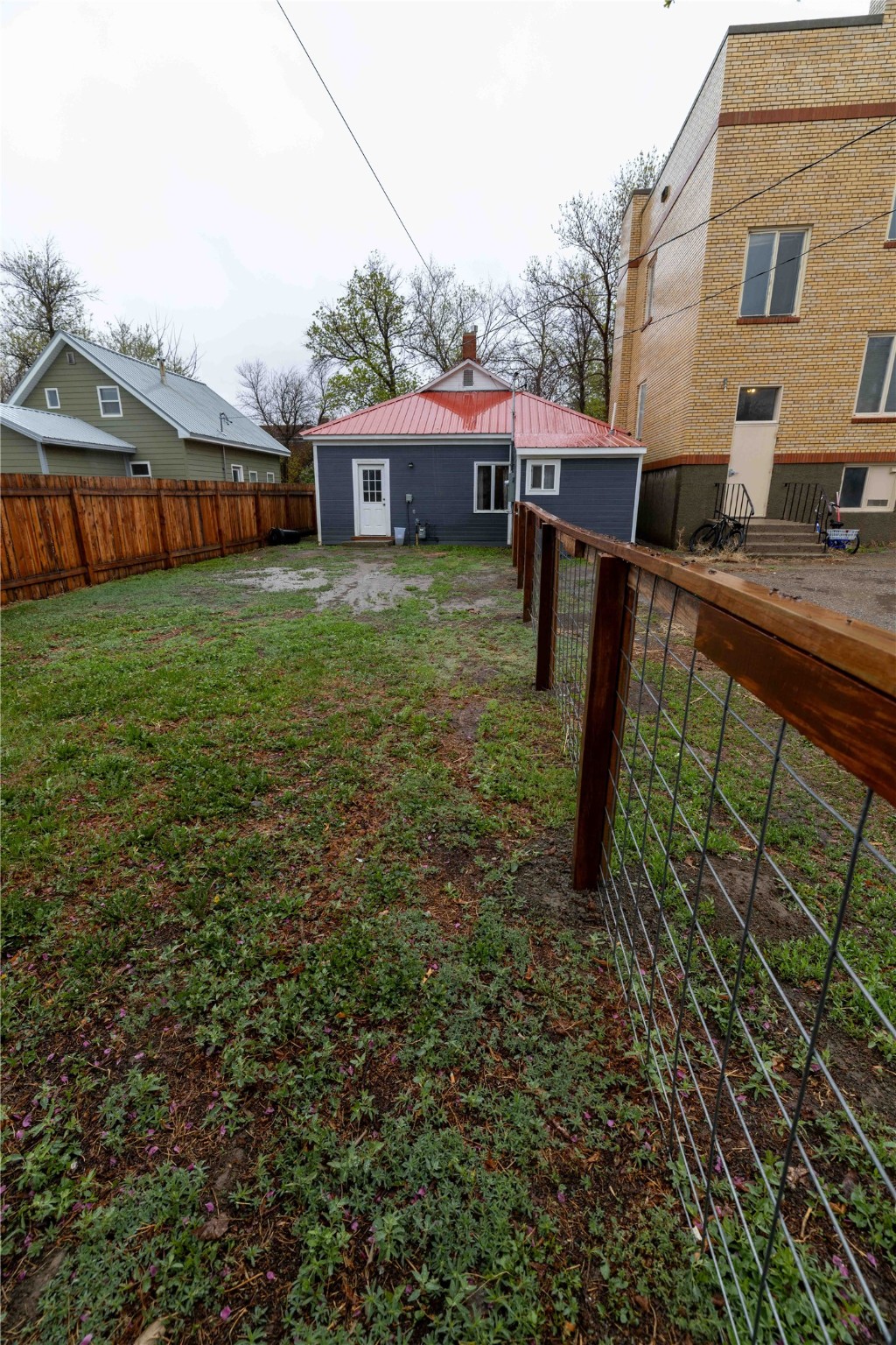 210 S Maryland Street Property Photo 19