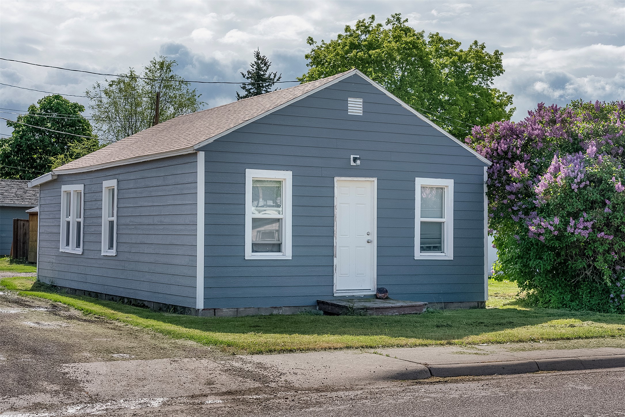 705 3rd Street W Property Photo