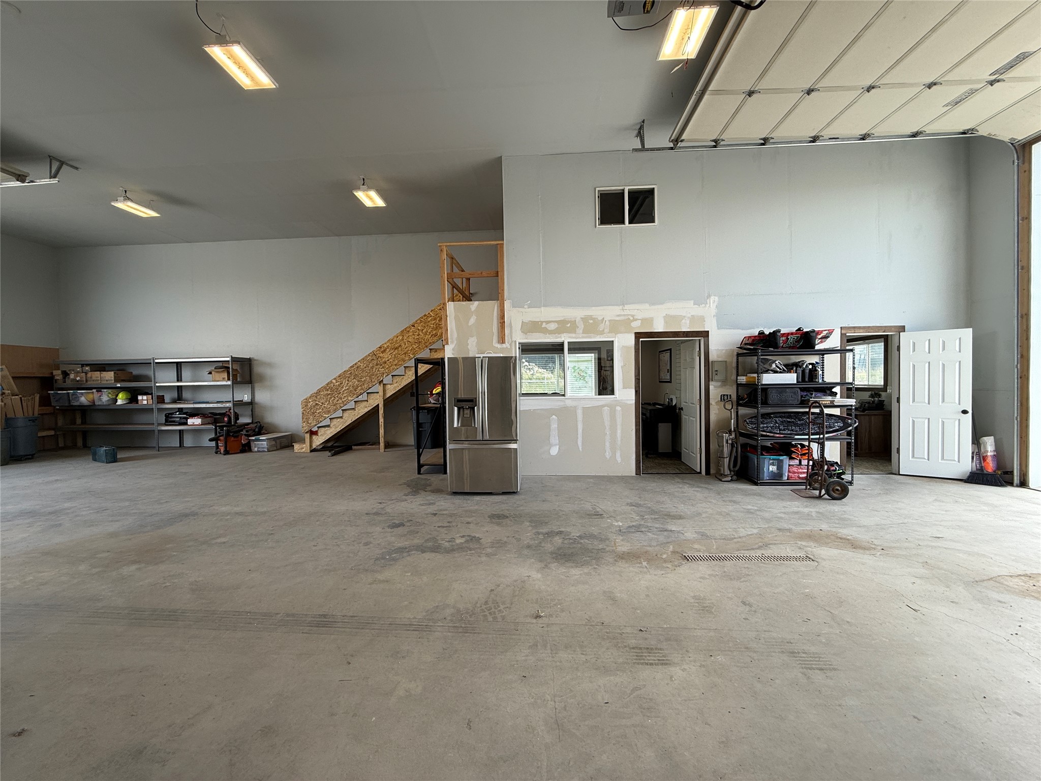 11 Industry Loop Property Photo 4