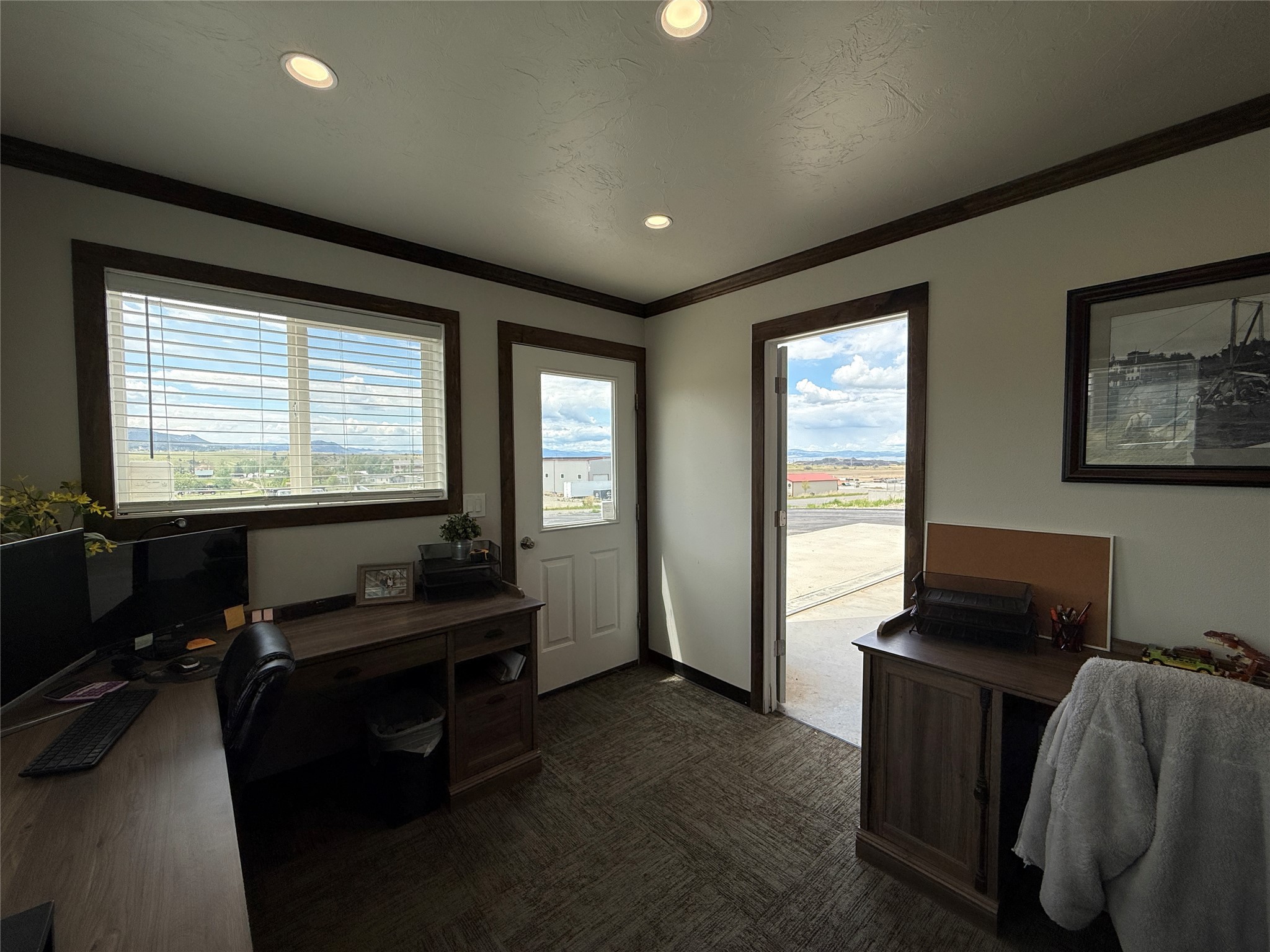 11 Industry Loop Property Photo 8