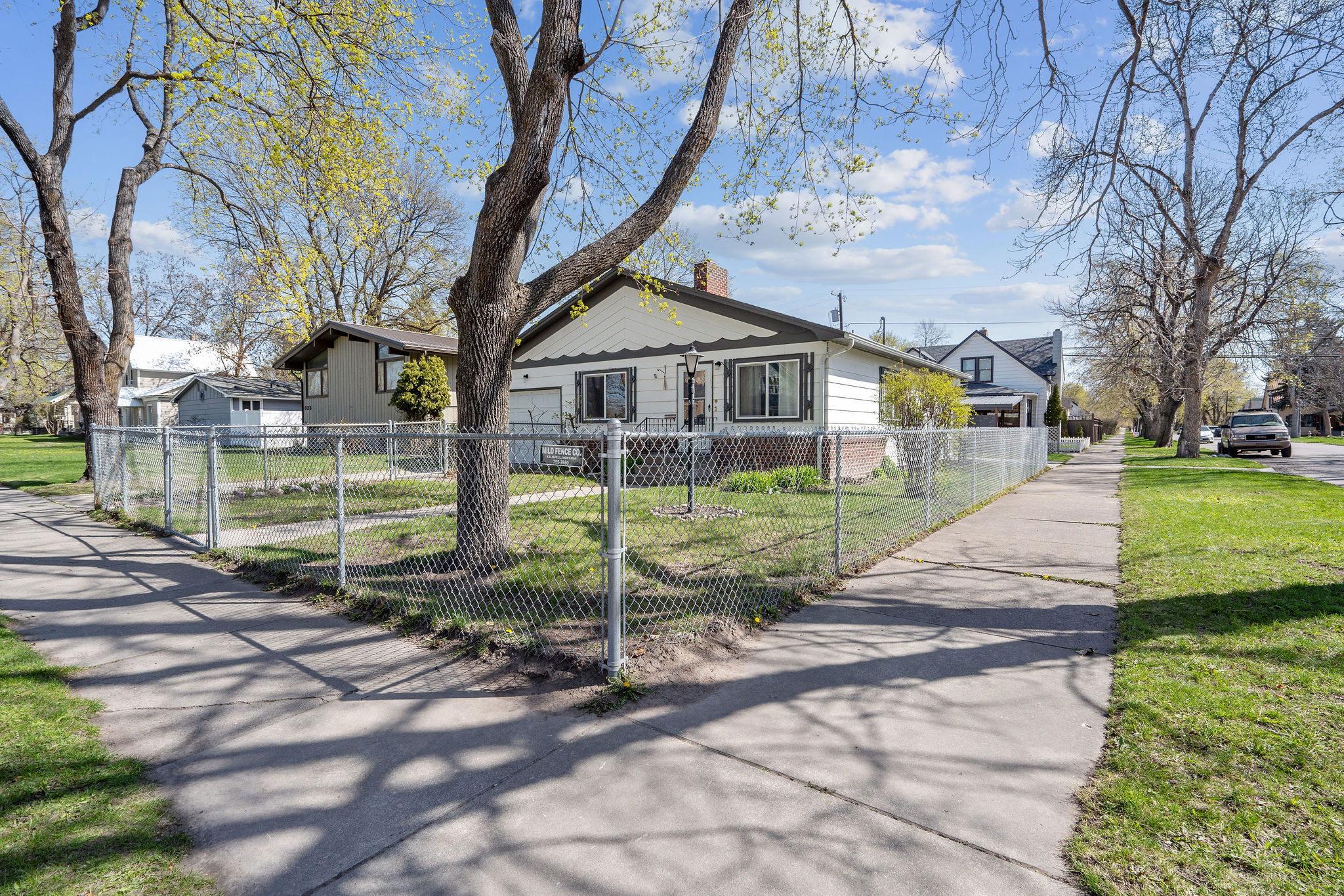 643 1st Avenue E Property Photo 3