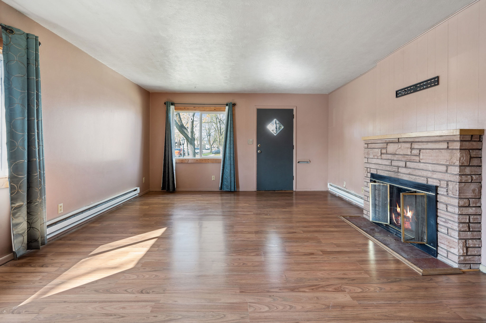 643 1st Avenue E Property Photo 11