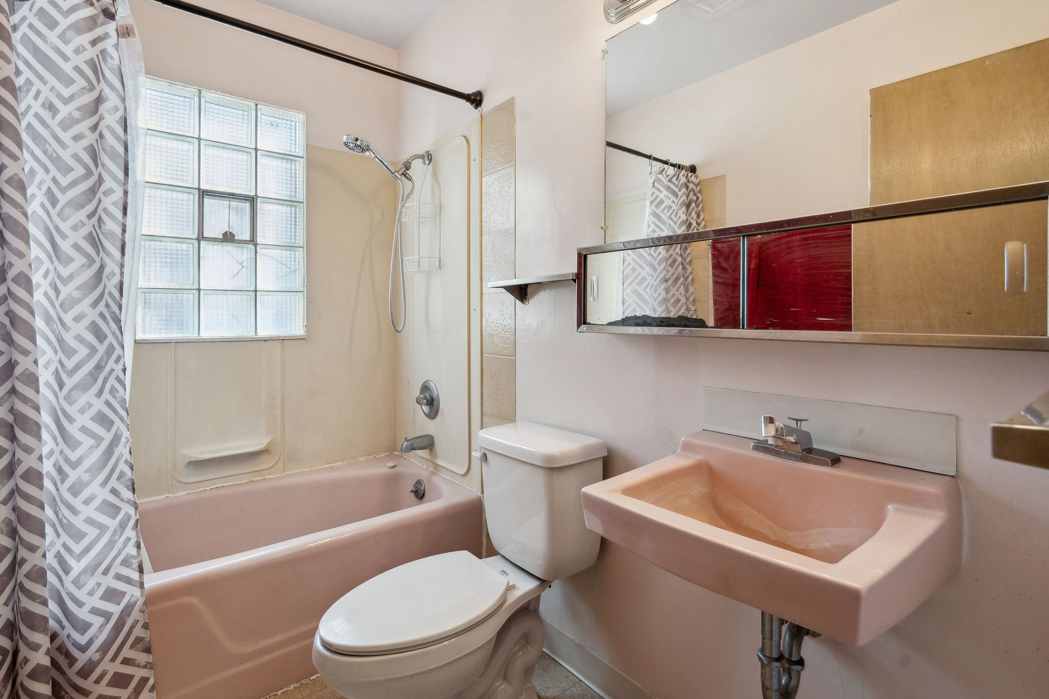 643 1st Avenue E Property Photo 22