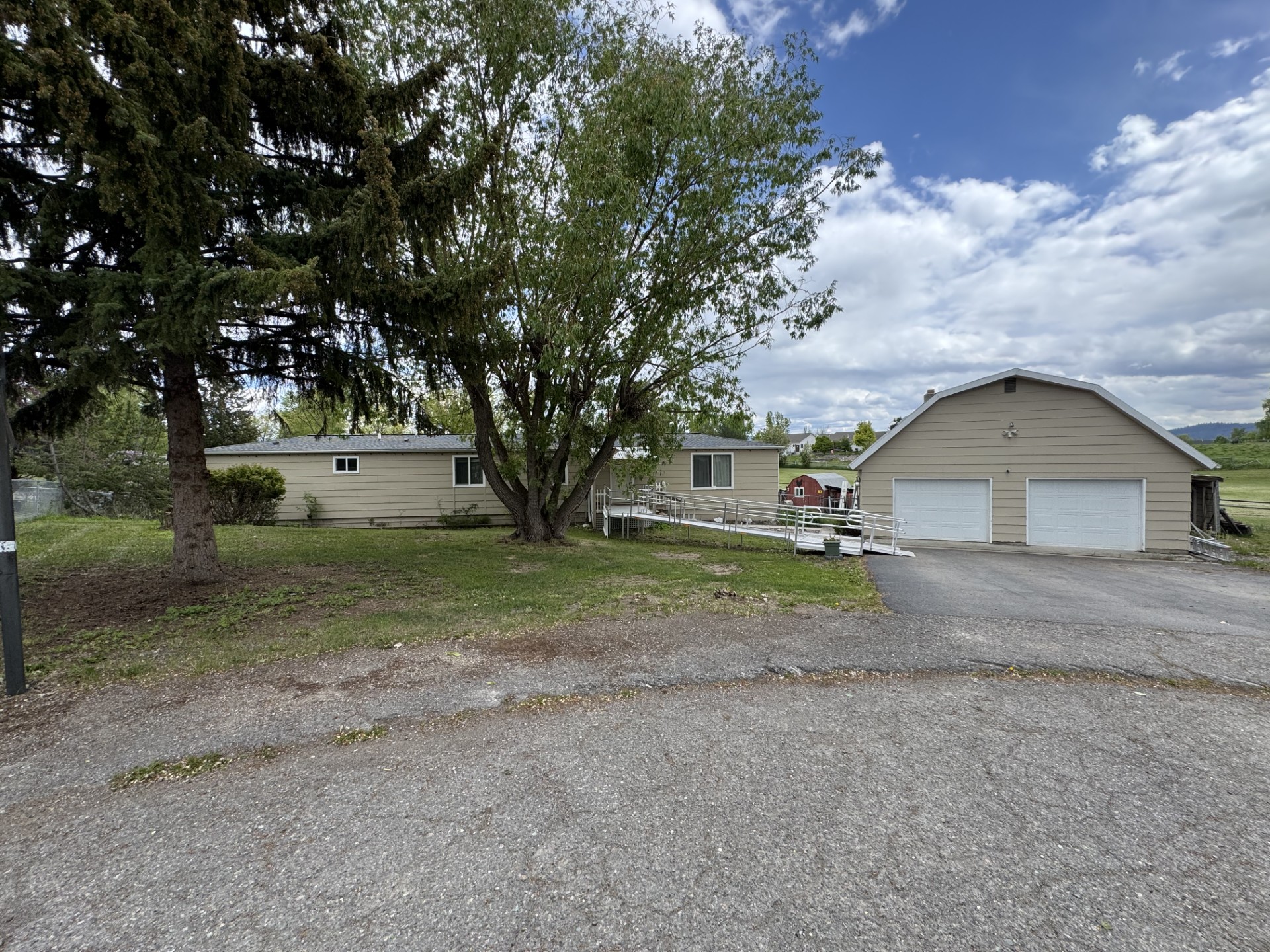 2255 Chickadee Drive Property Photo 1
