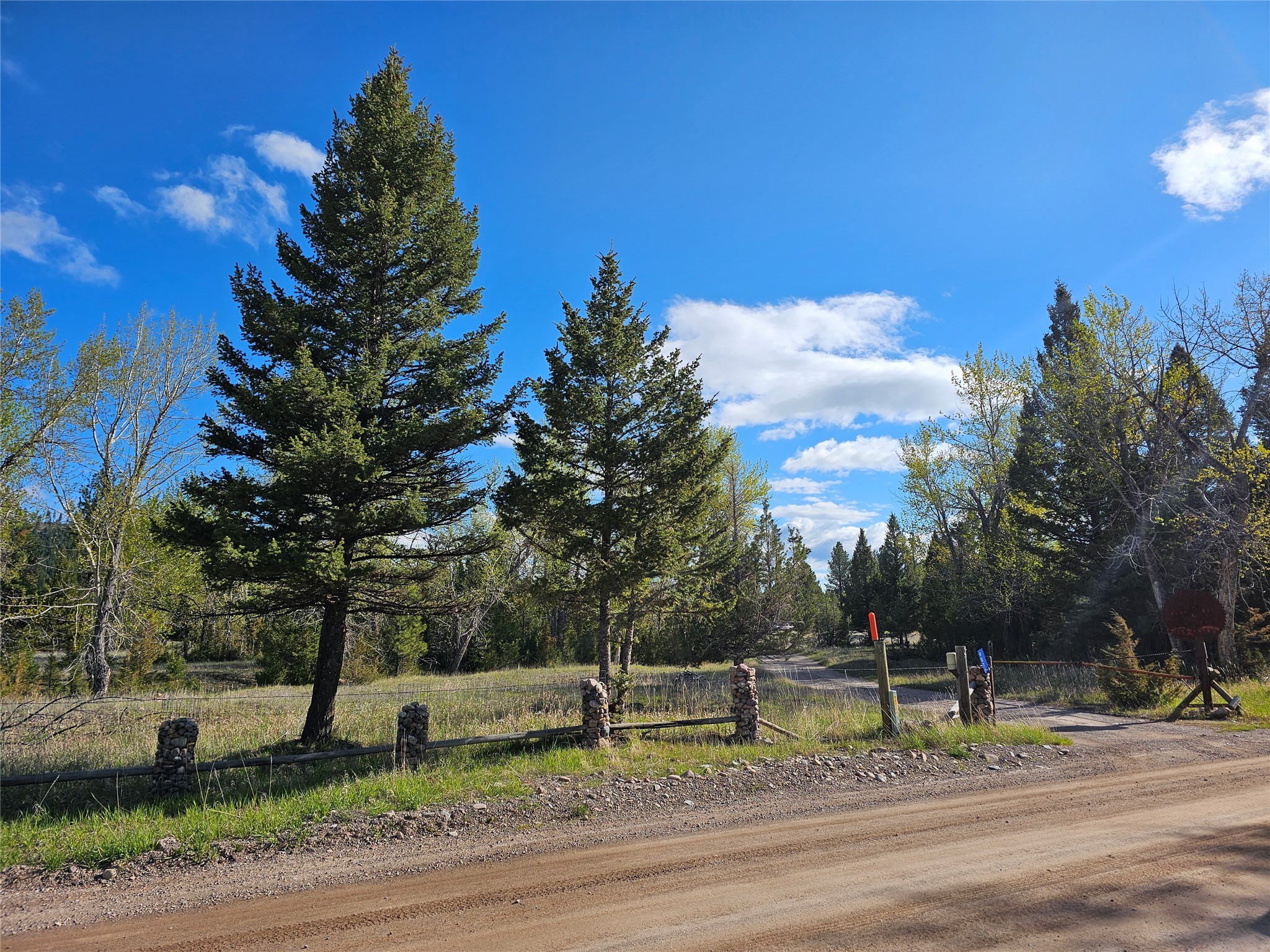 4870 4x4 Road Property Photo 1