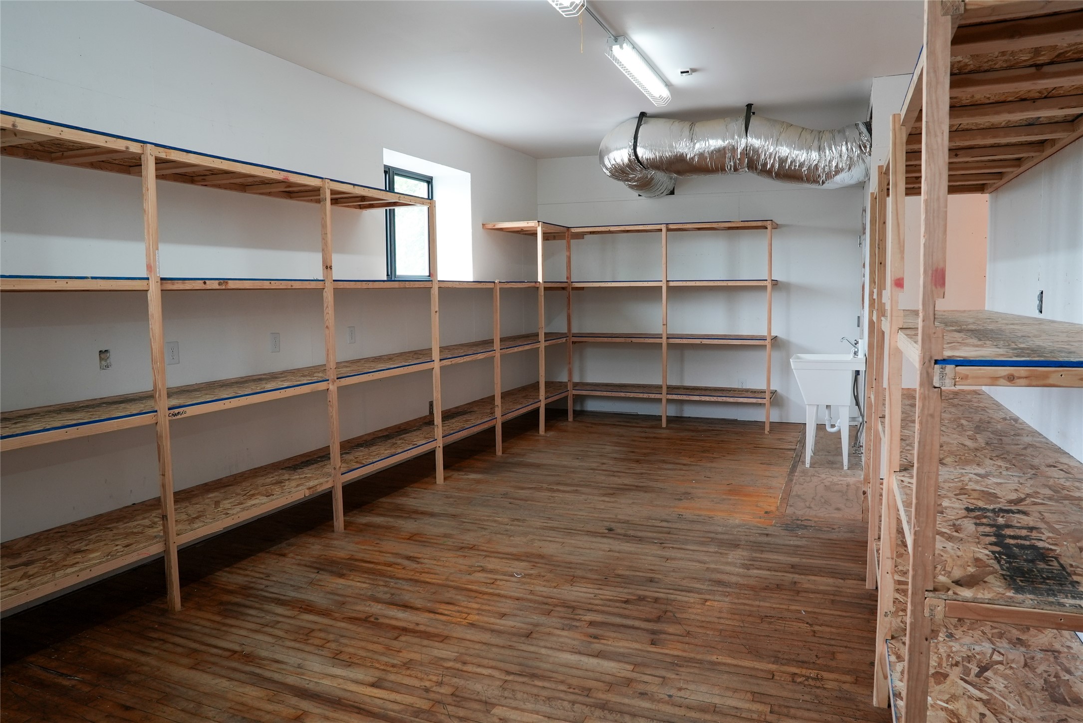 615 Oak Street Property Photo 2