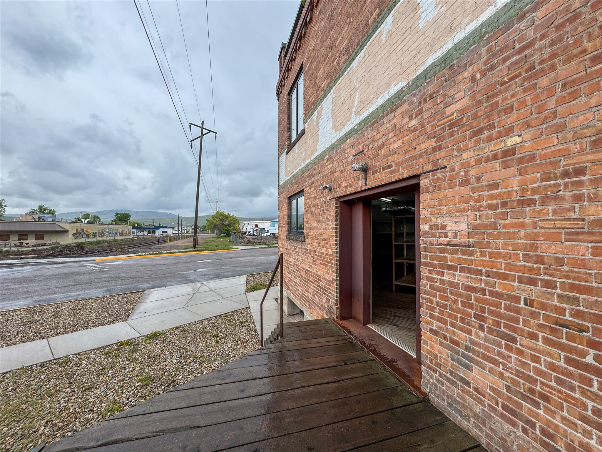 615 Oak Street Property Photo 9
