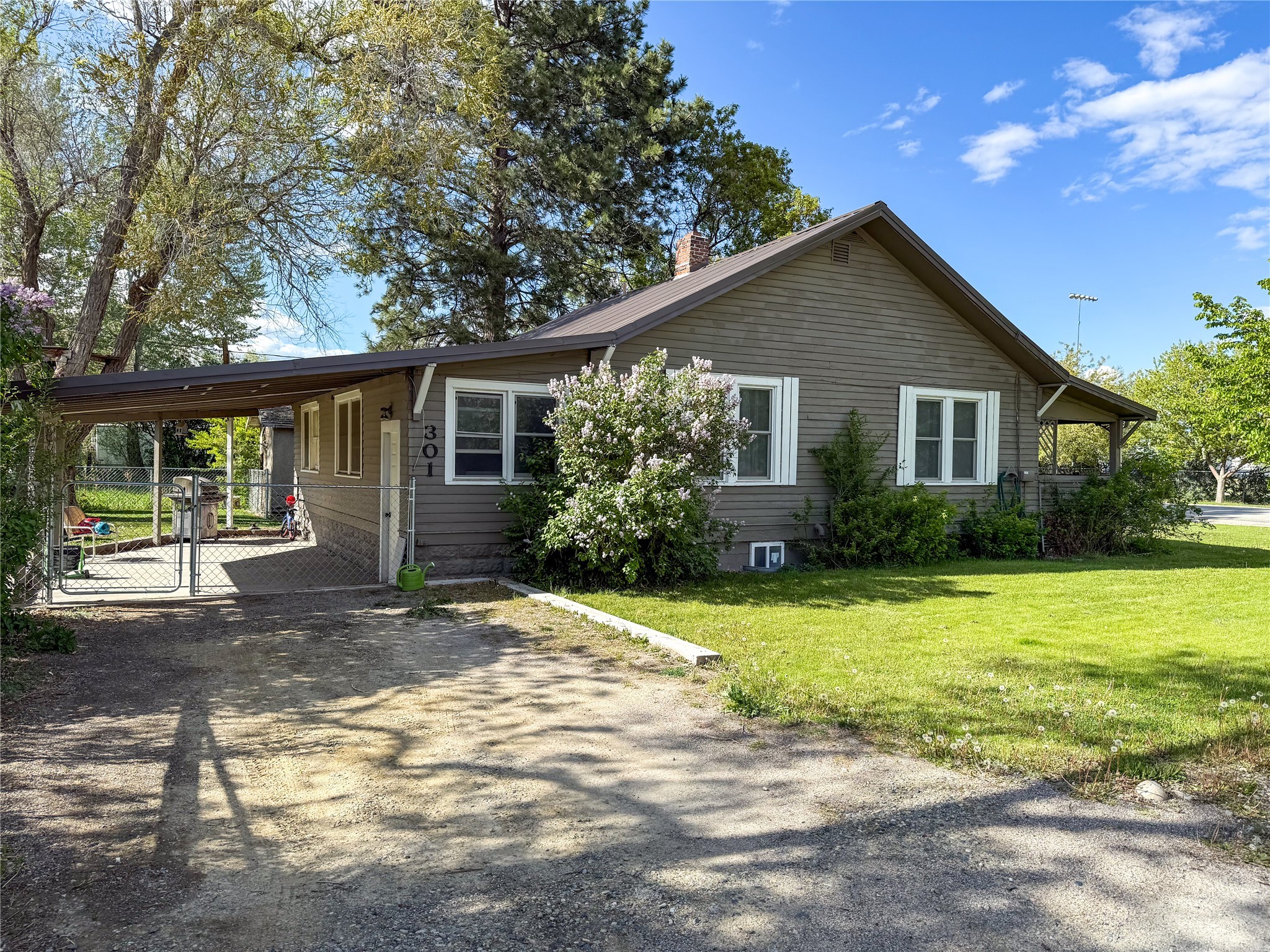 301 N Pine Street Property Photo 6