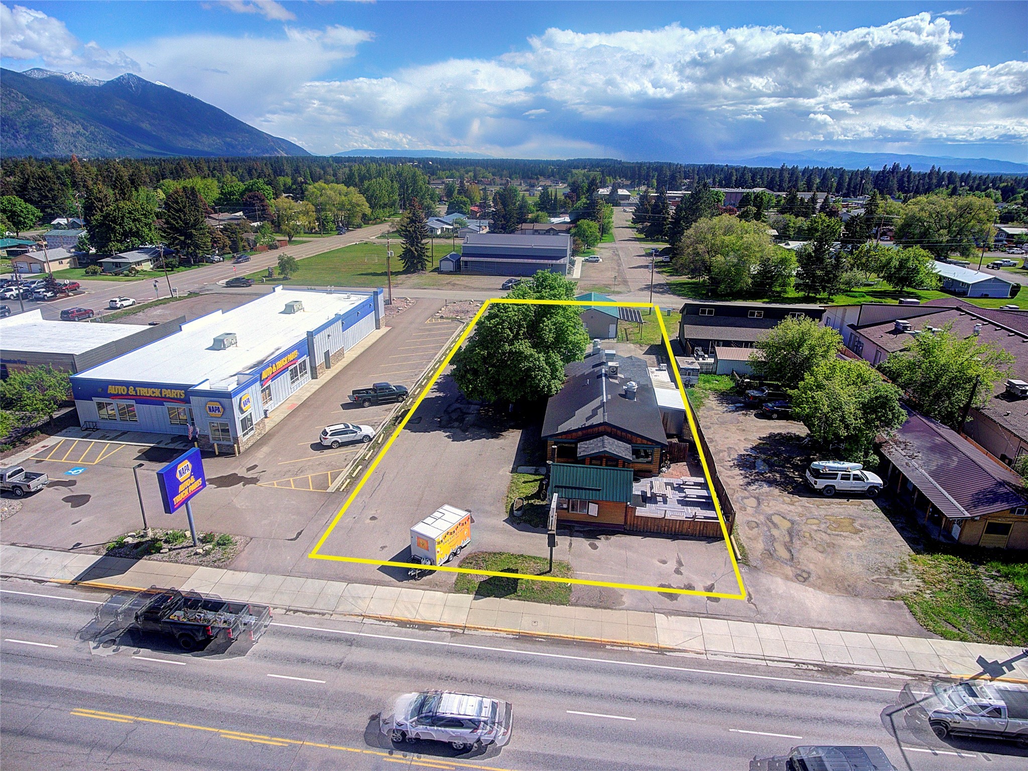 700/624 9th Street W Property Photo