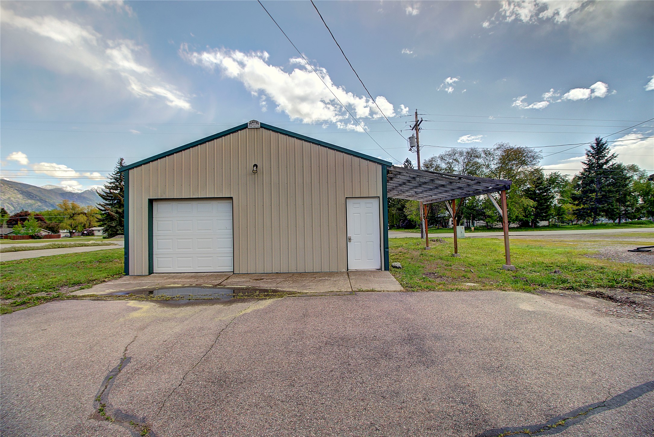 700/624 9th Street W Property Photo 15