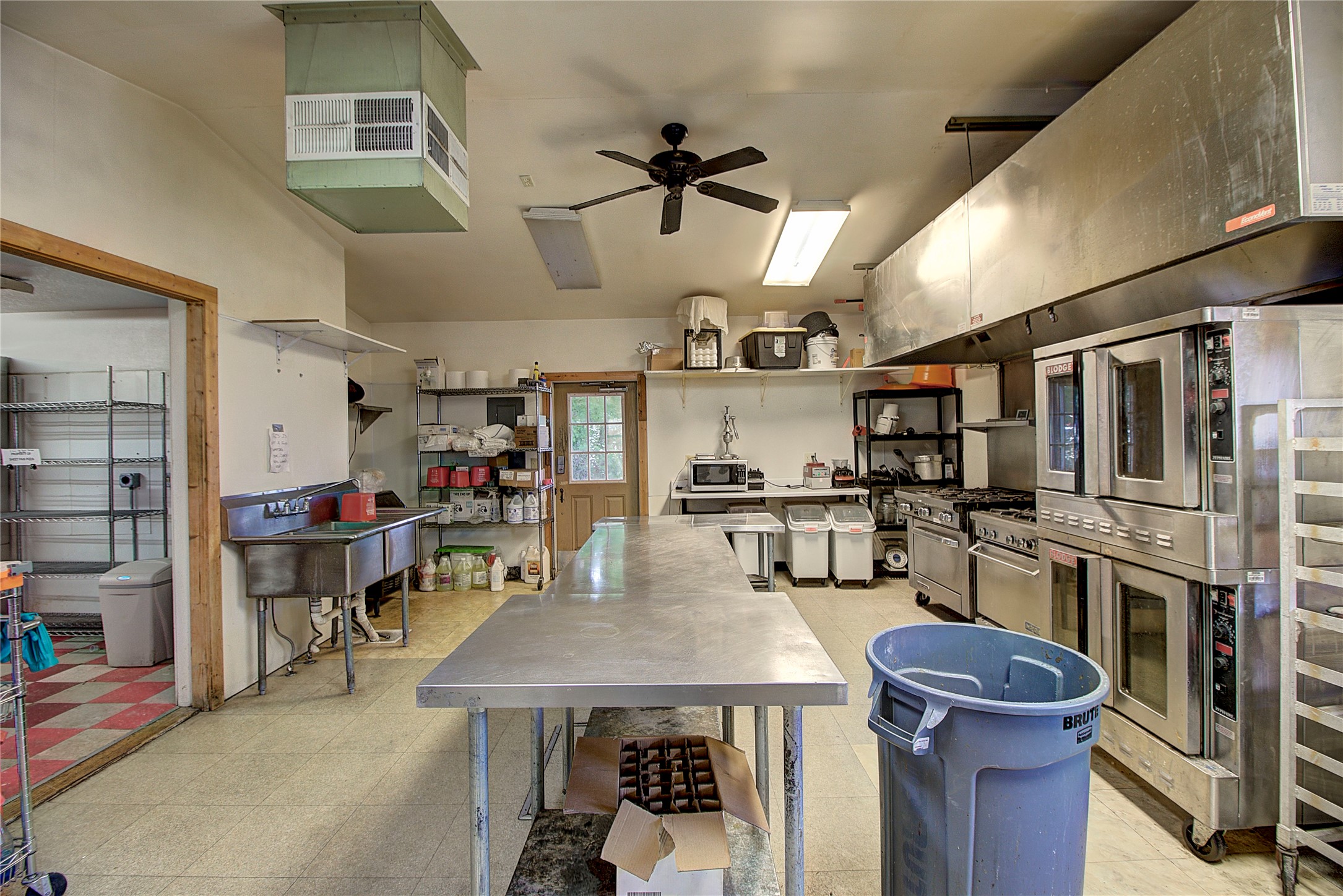 700/624 9th Street W Property Photo 36