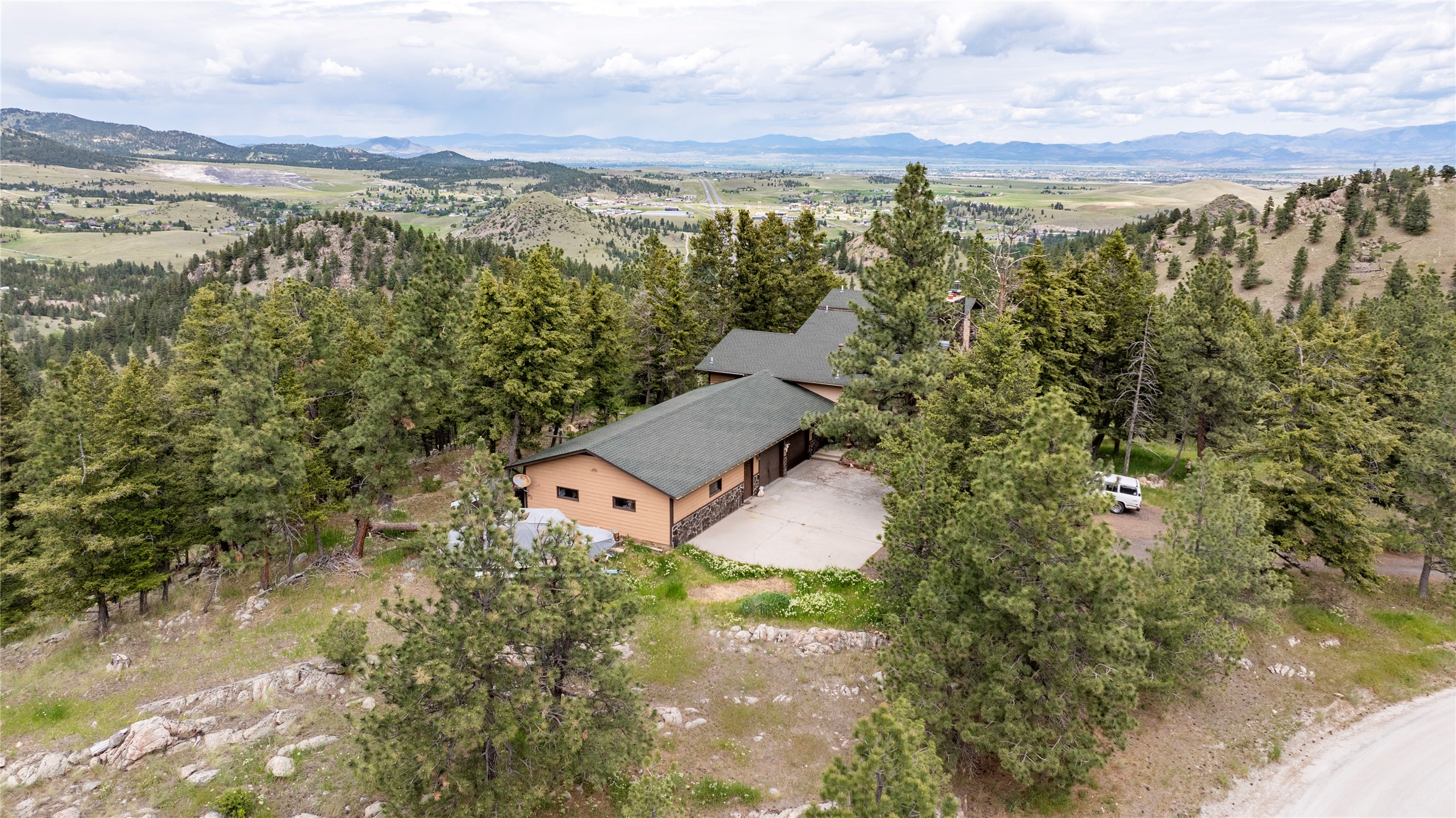 158 Saddle Mountain Drive Property Photo 6