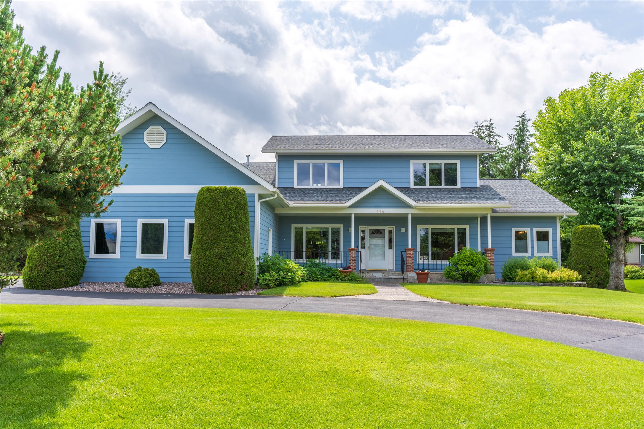 286 Arbour Drive W Property Photo 1