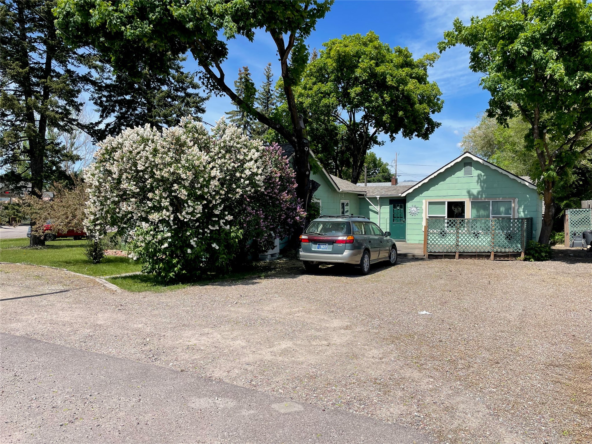 929 9th Street W Property Photo 4
