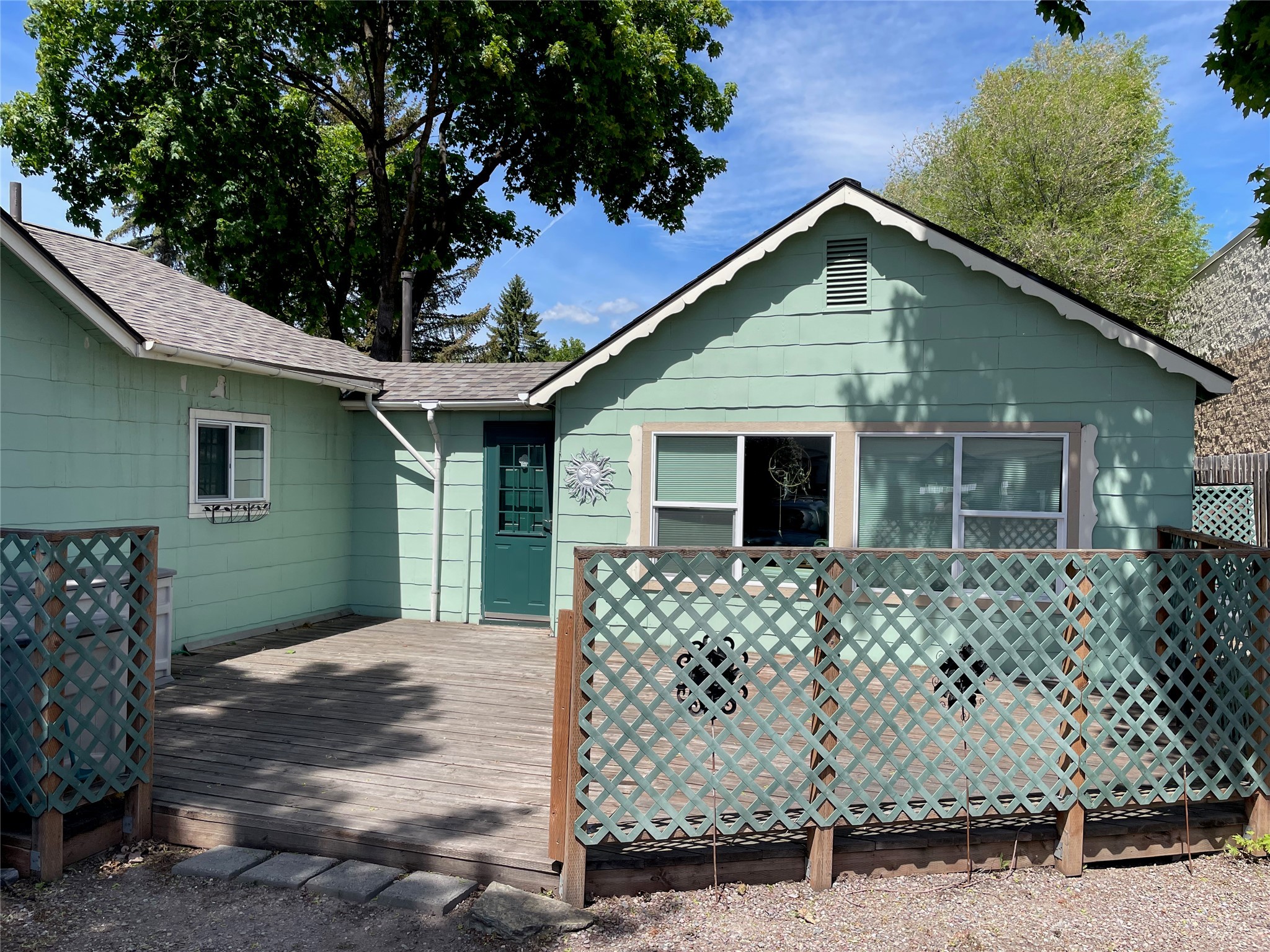 929 9th Street W Property Photo 5