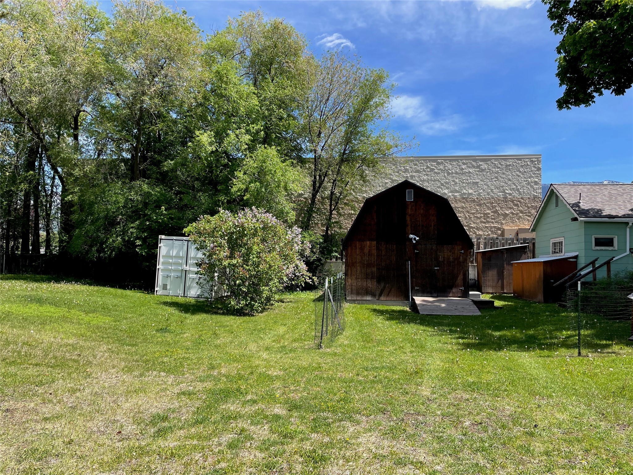 929 9th Street W Property Photo 10