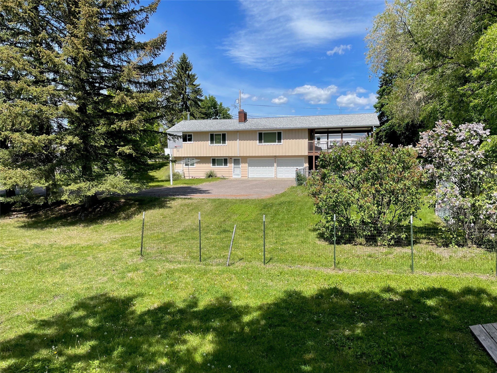 929 9th Street W Property Photo 12