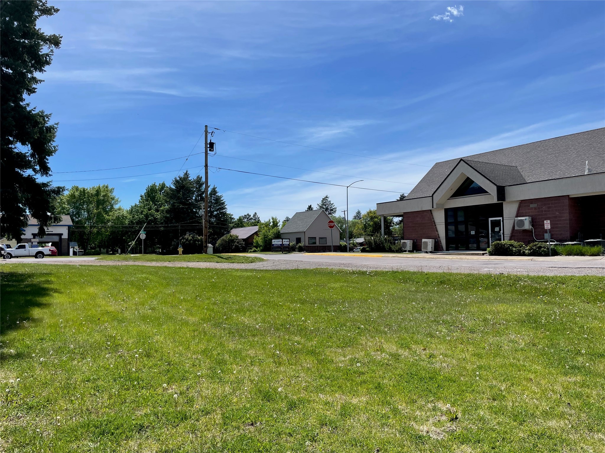 929 9th Street W Property Photo 16