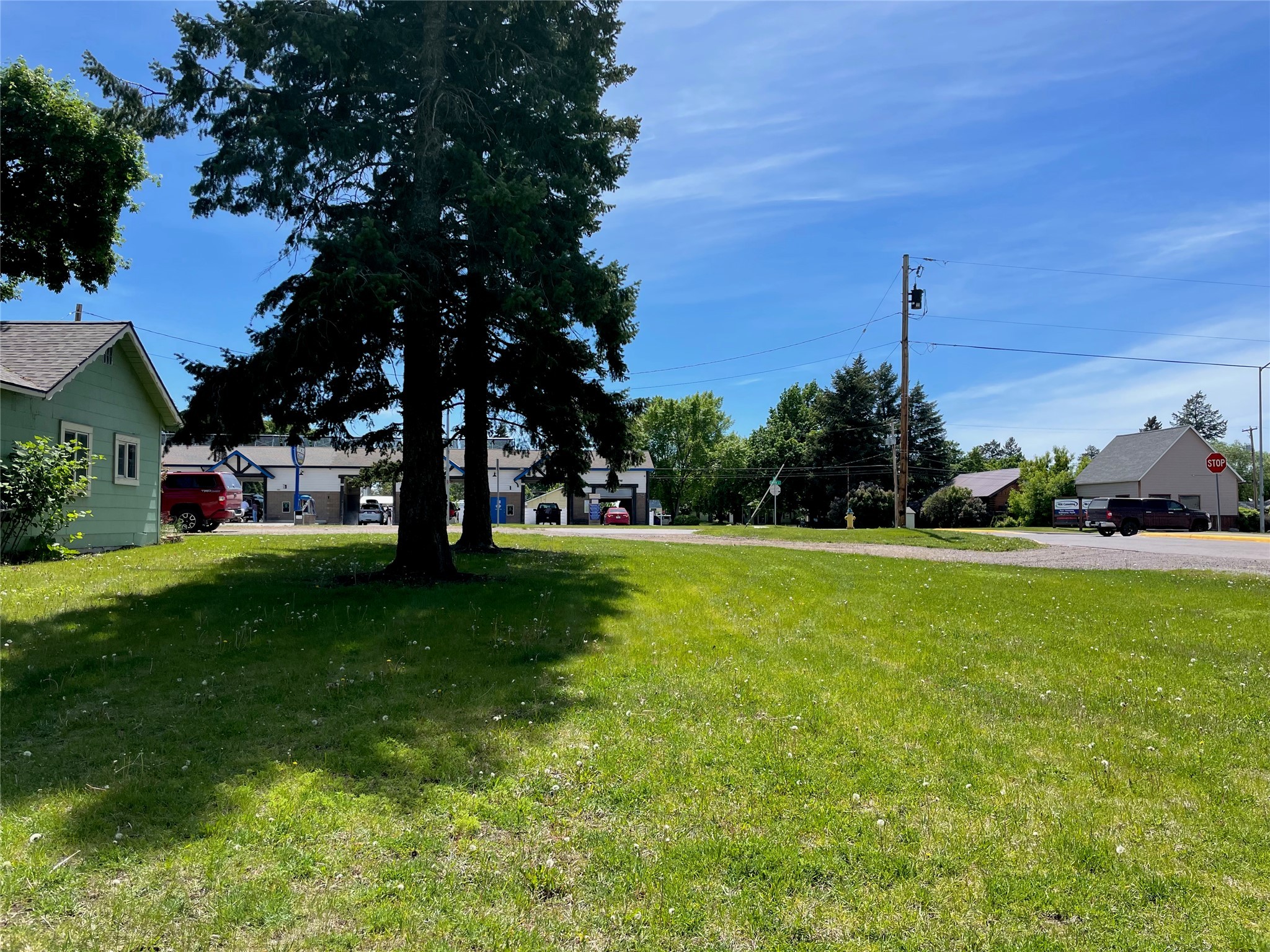929 9th Street W Property Photo 17
