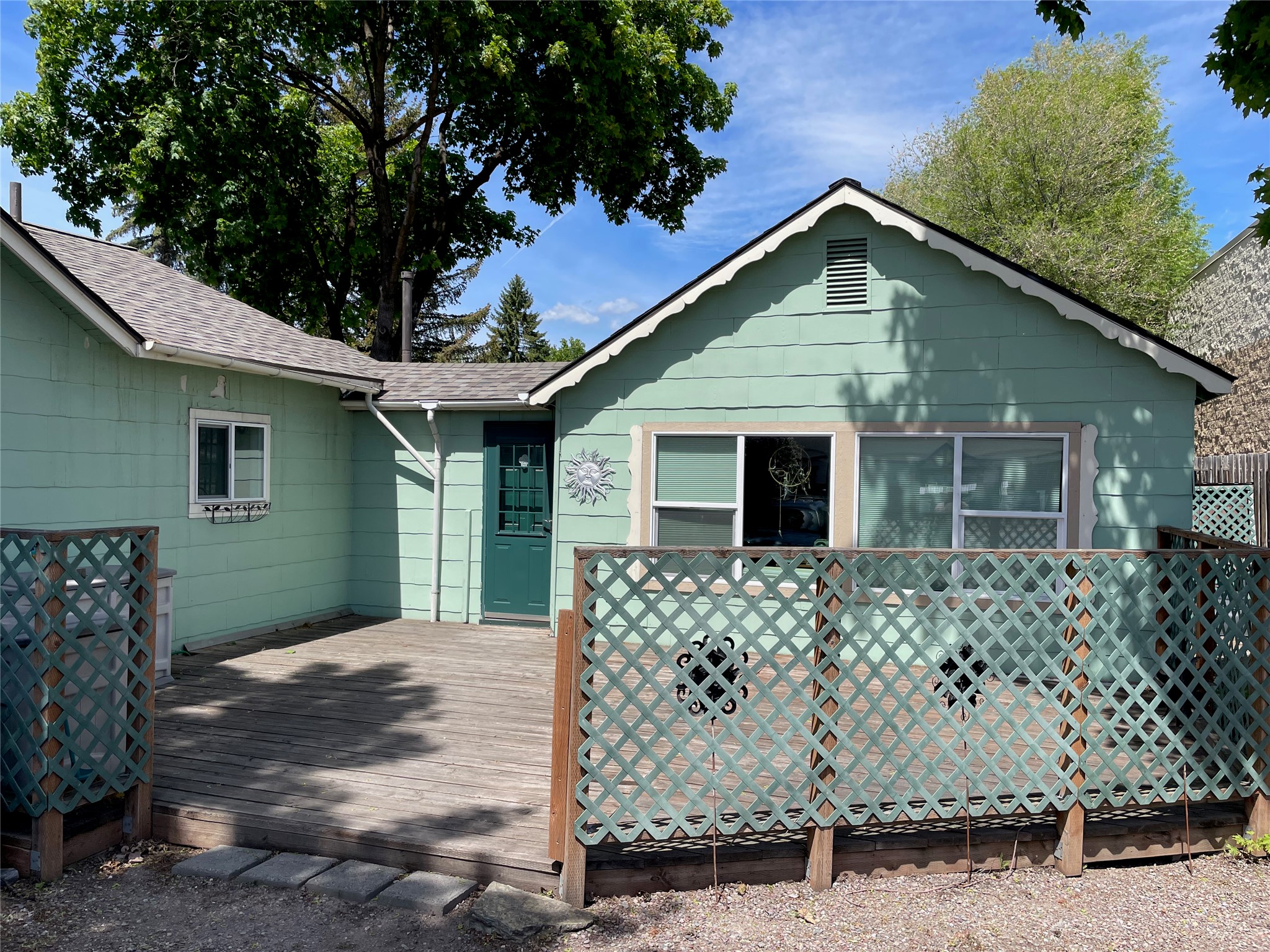 929 9th Street W Property Photo 5