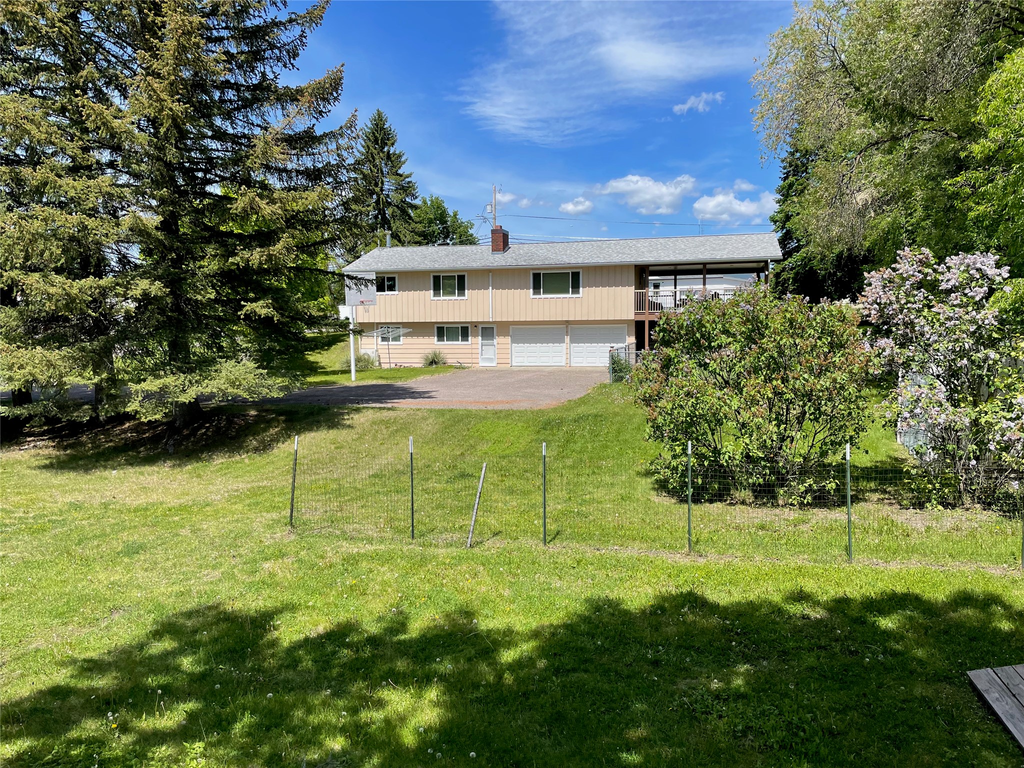 929 9th Street W Property Photo 12