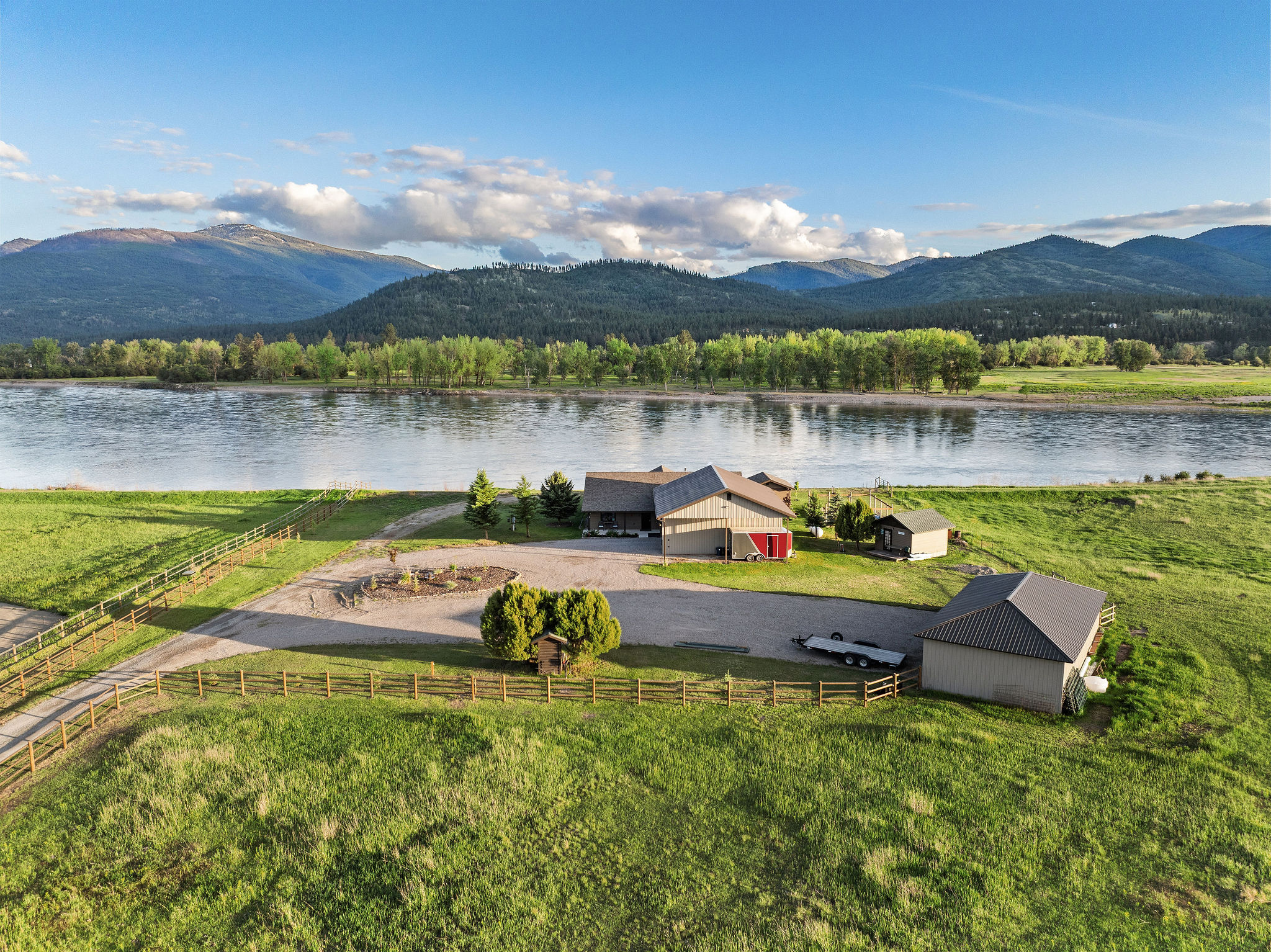 17 River Runs Court Property Photo 1