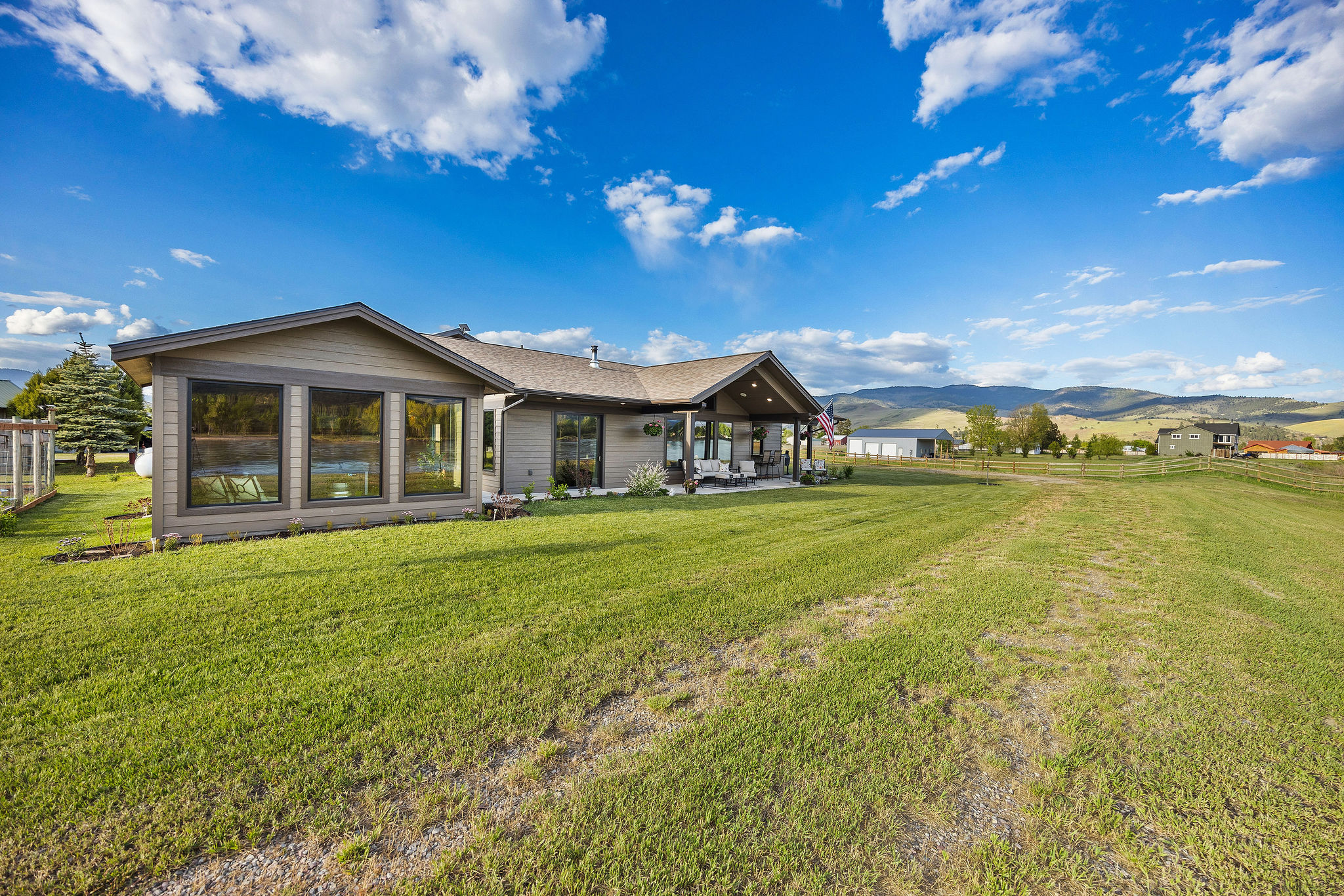 17 River Runs Court Property Photo 12