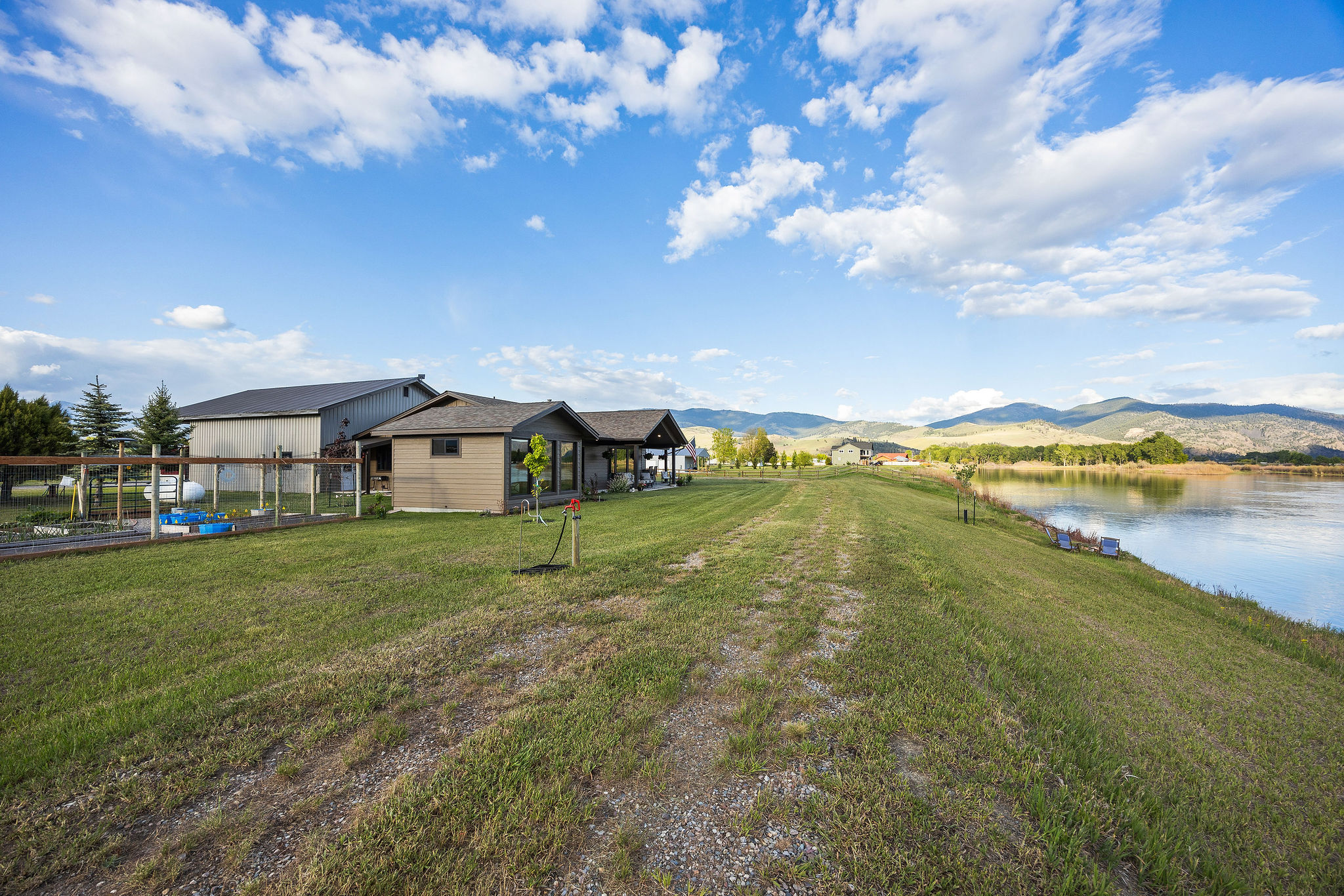 17 River Runs Court Property Photo 13