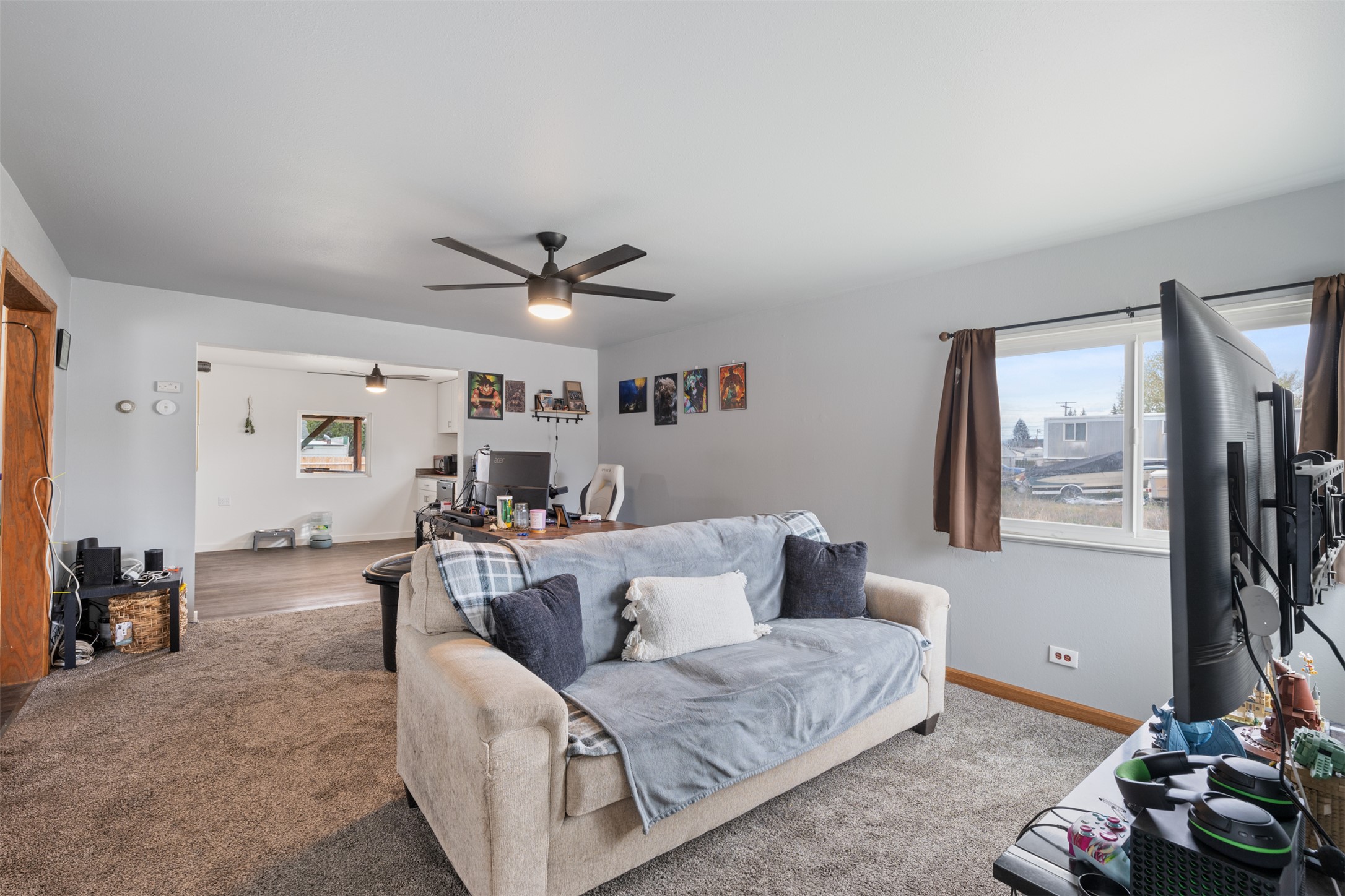 2422 Pine Street Property Photo 4
