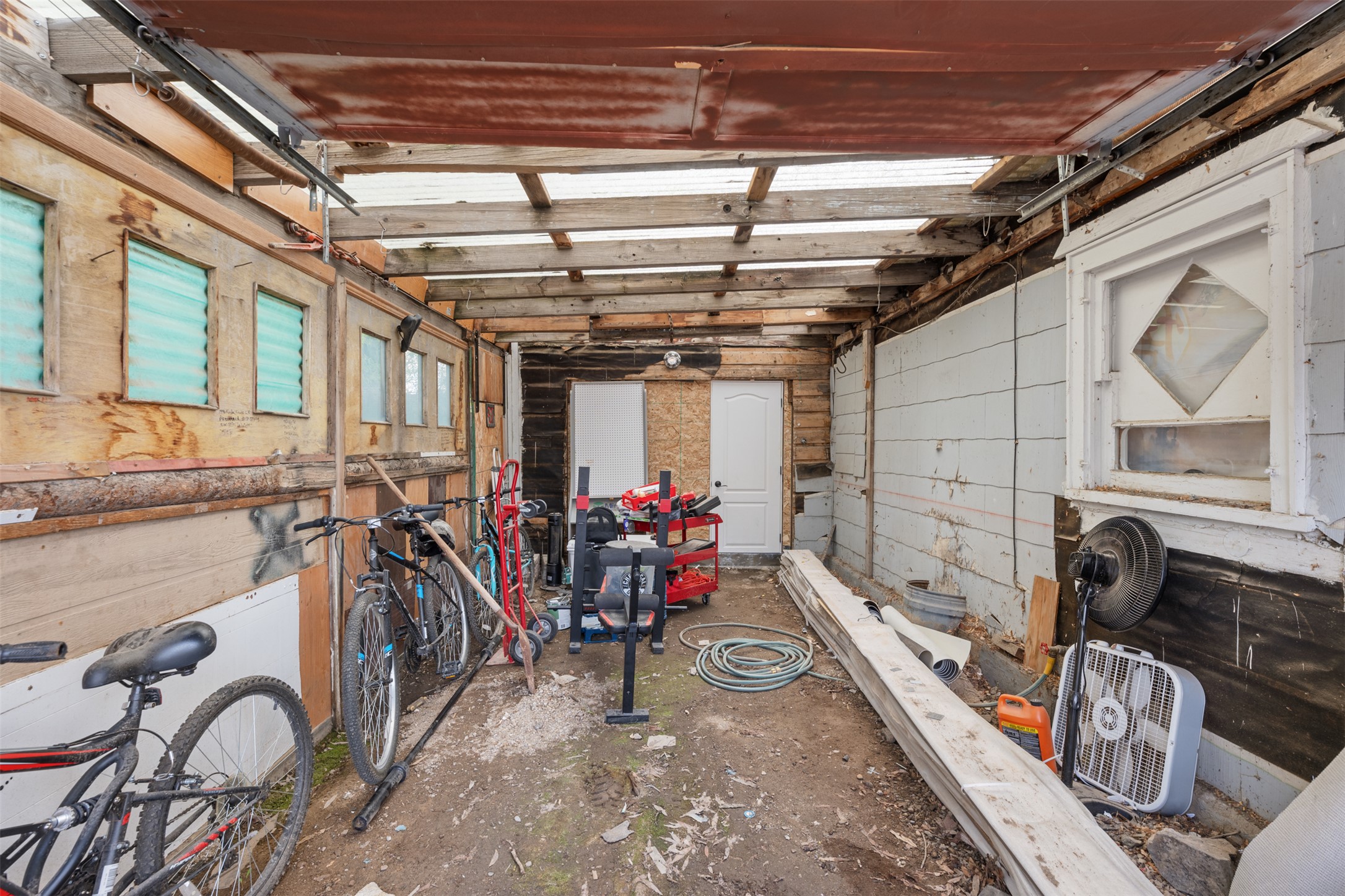 2422 Pine Street Property Photo 27