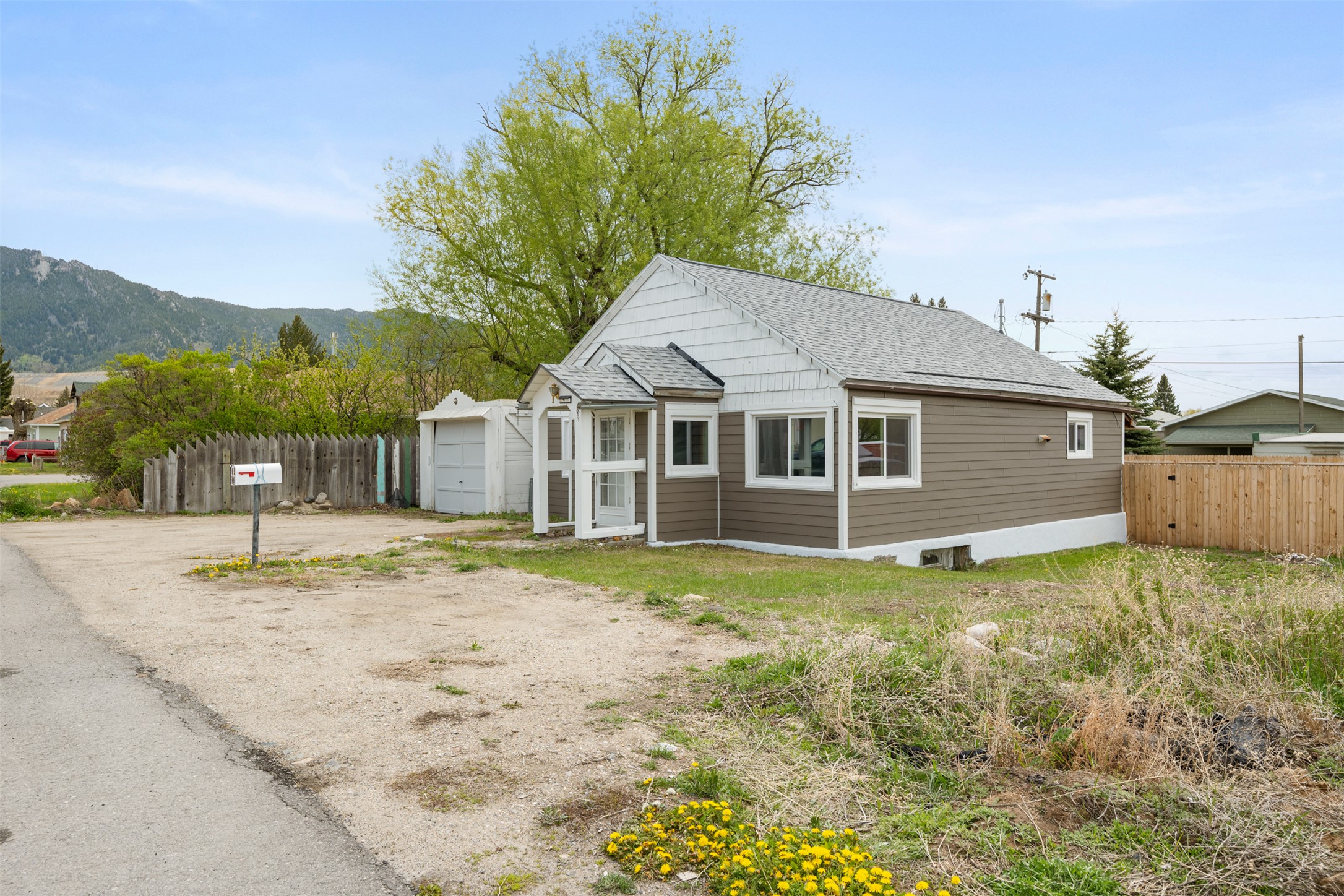 2422 Pine Street Property Photo 30