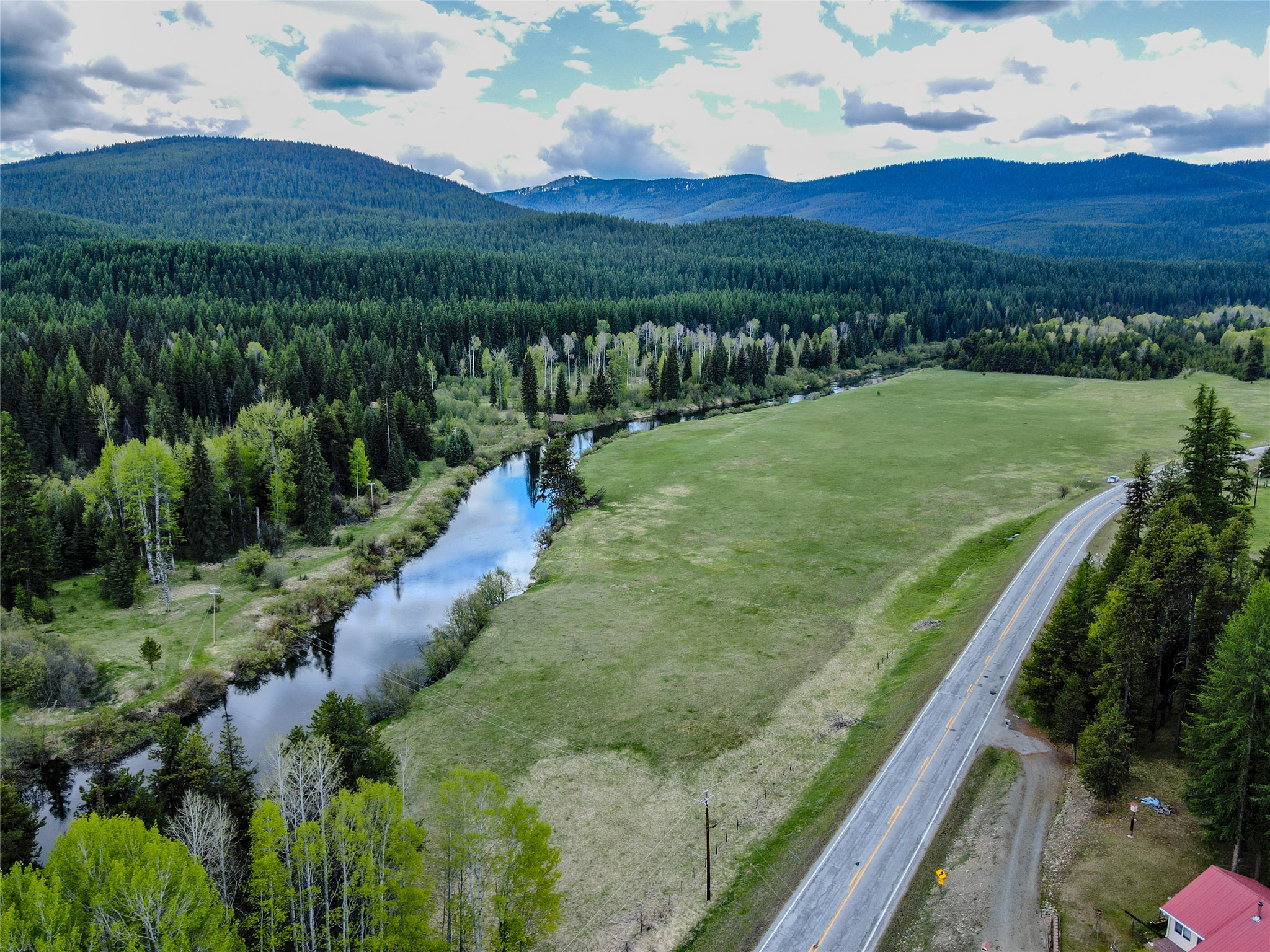 28044 Yaak River Road Property Photo 2