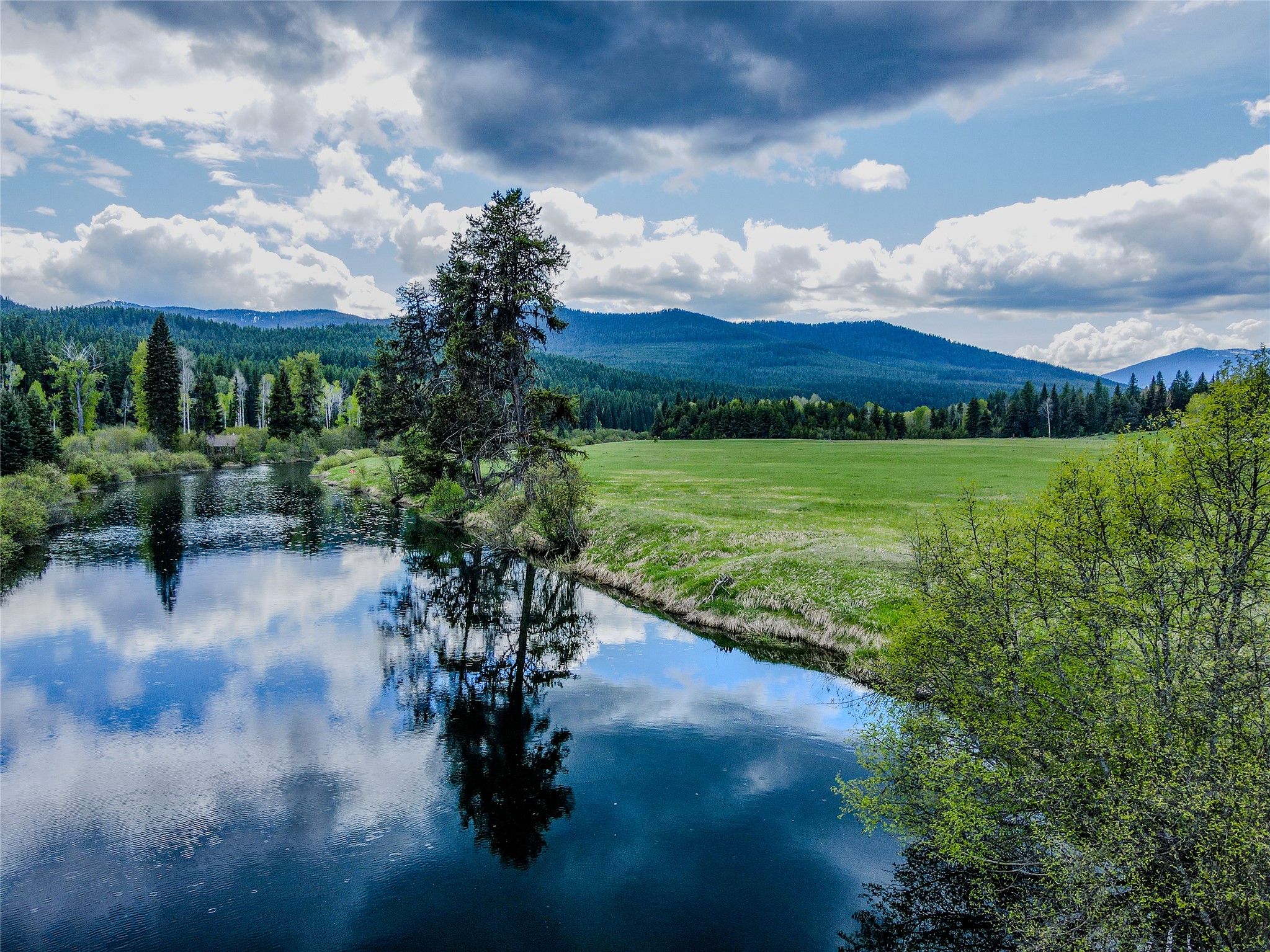 28044 Yaak River Road Property Photo 6