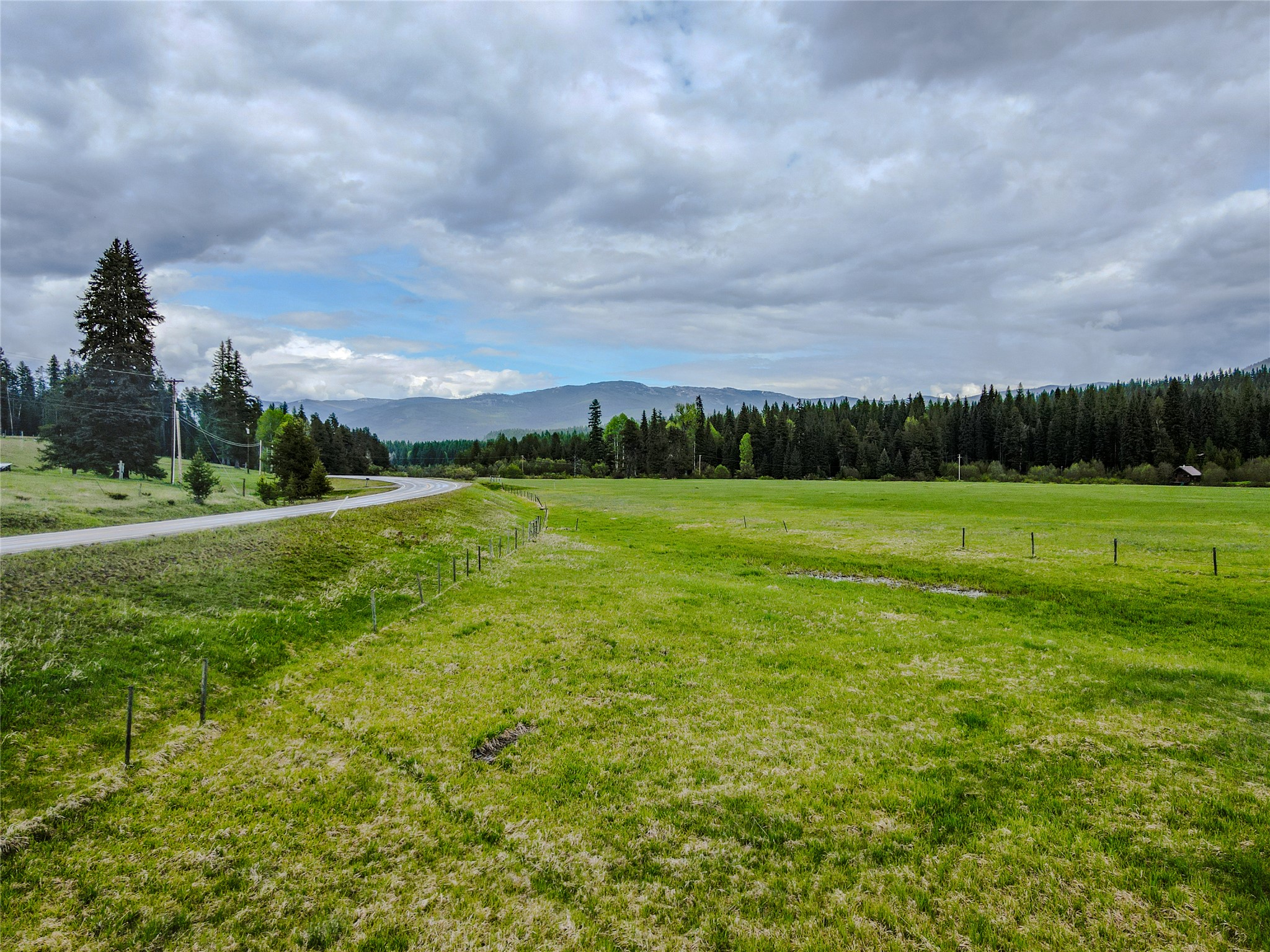 28044 Yaak River Road Property Photo 14
