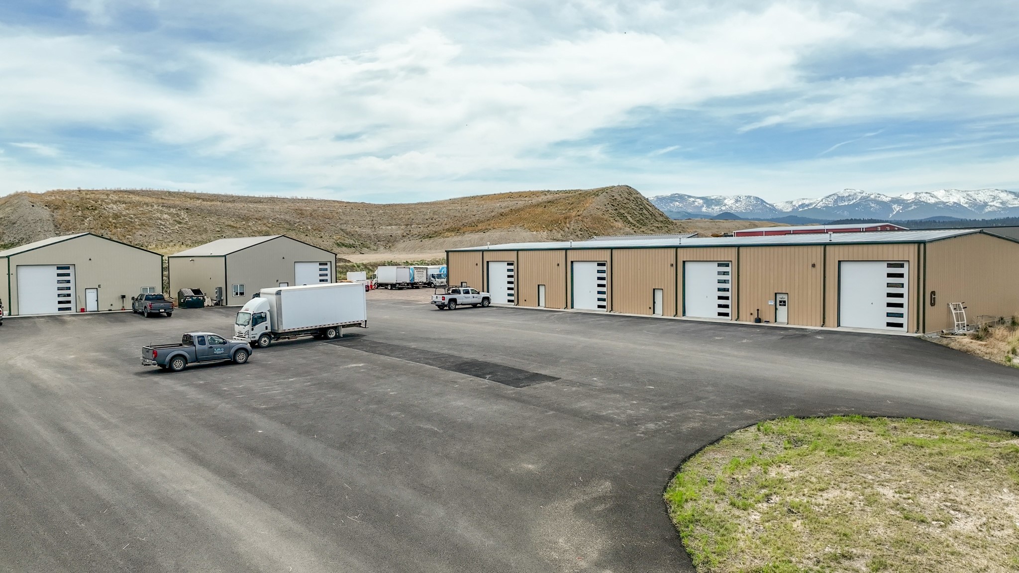 34 Industry Loop Property Photo 3
