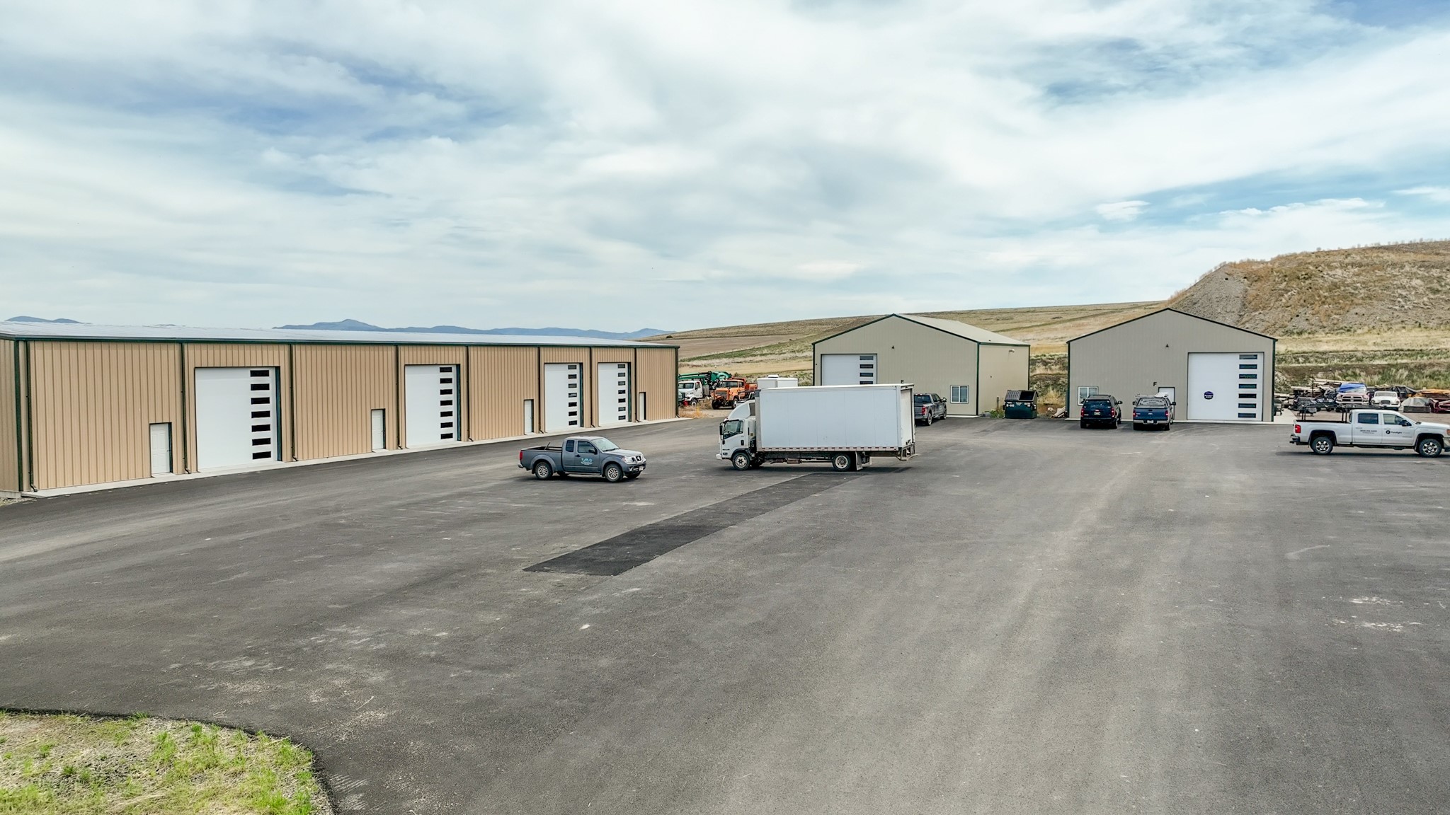 34 Industry Loop Property Photo 5