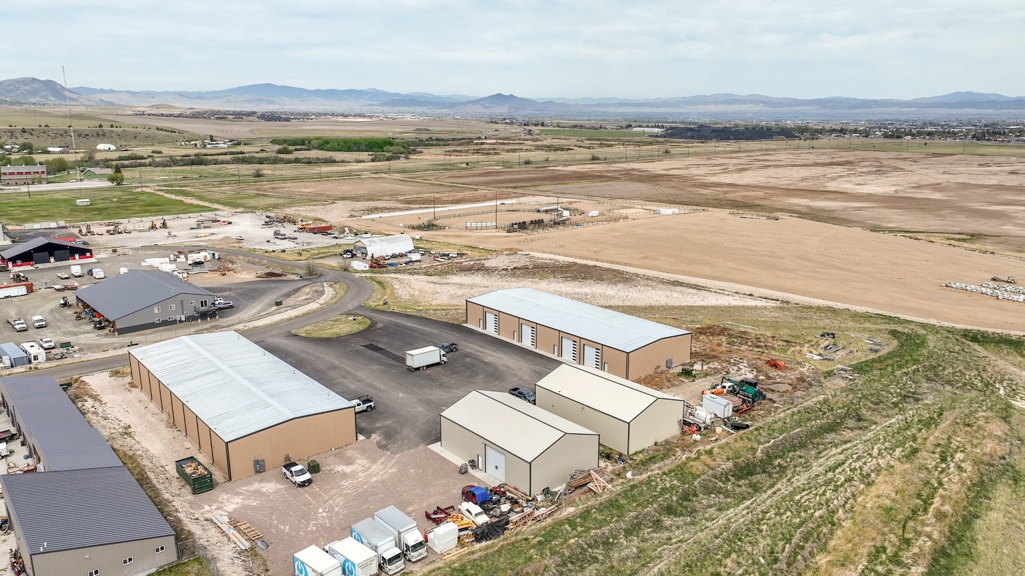 34 Industry Loop Property Photo 8
