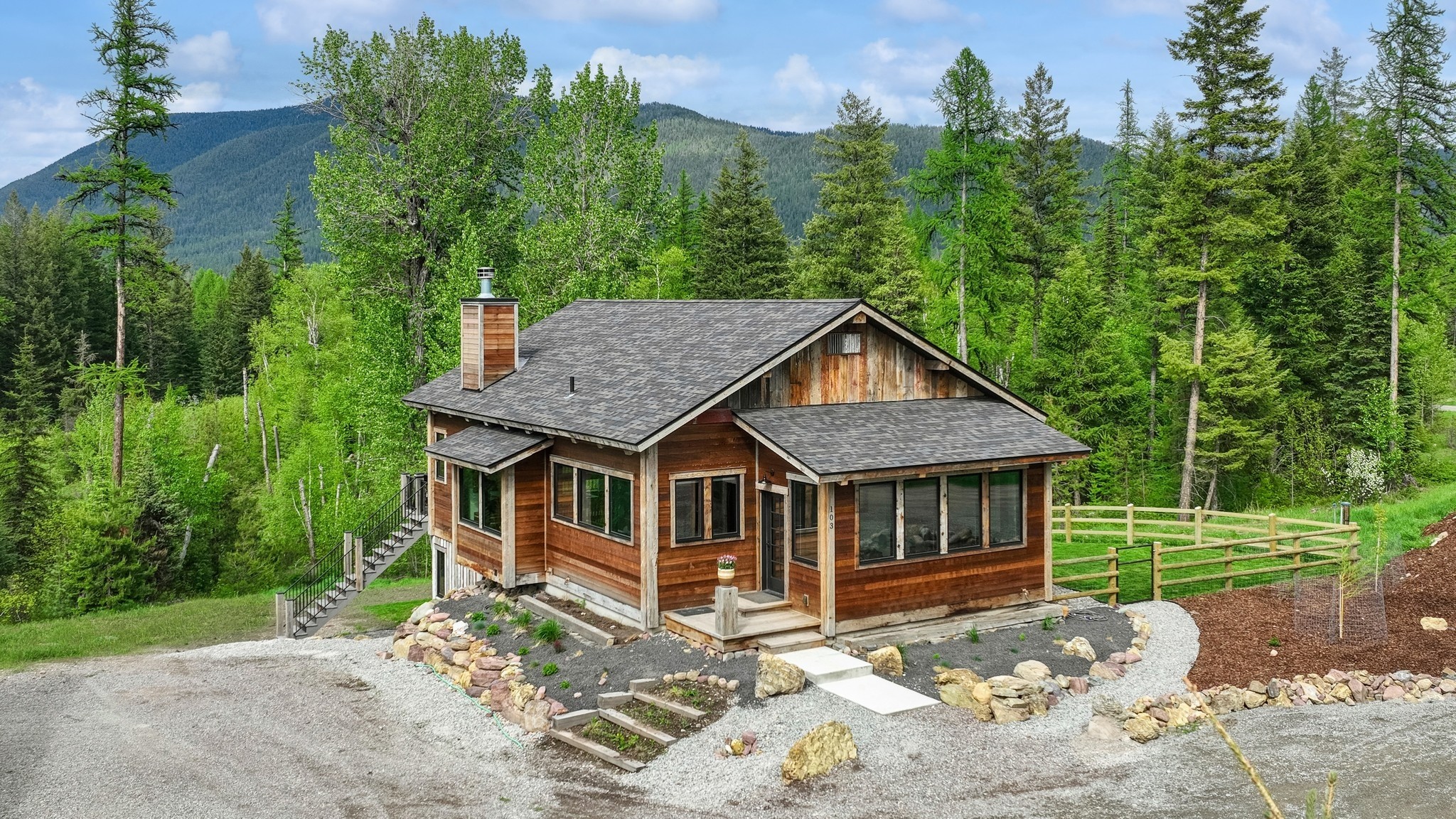 103 Glacier Hills Drive E Property Photo 1