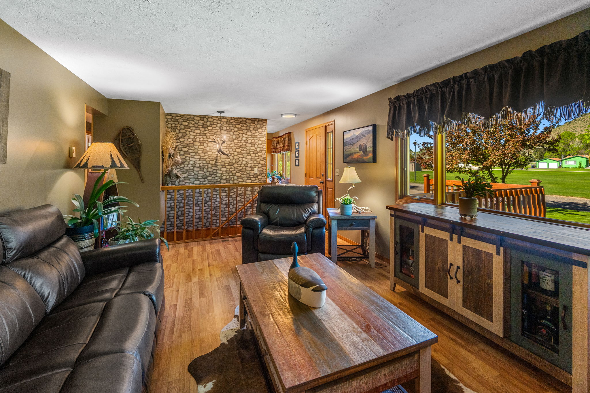 5489 Sahara Court Property Photo 4