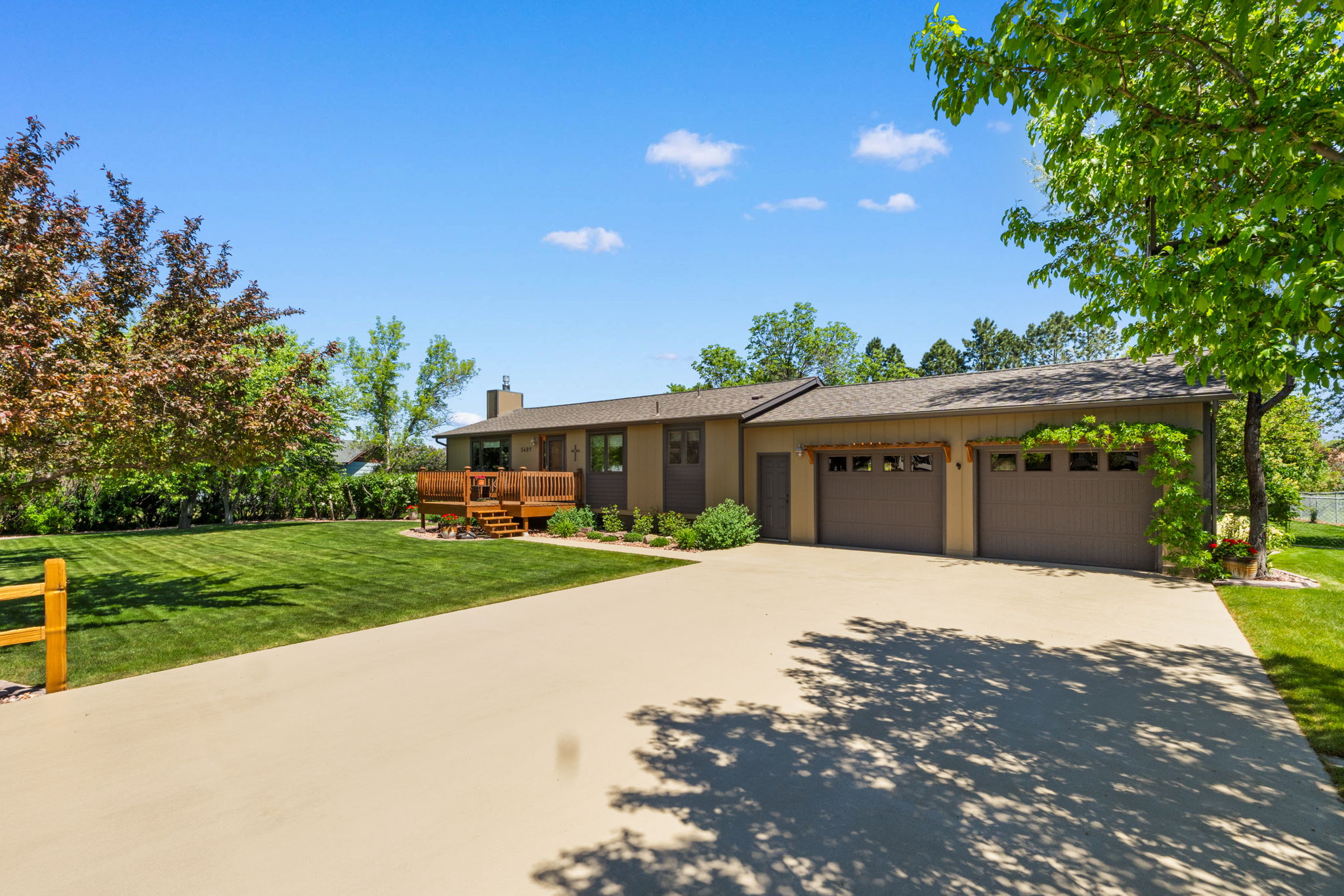 5489 Sahara Court Property Photo 8
